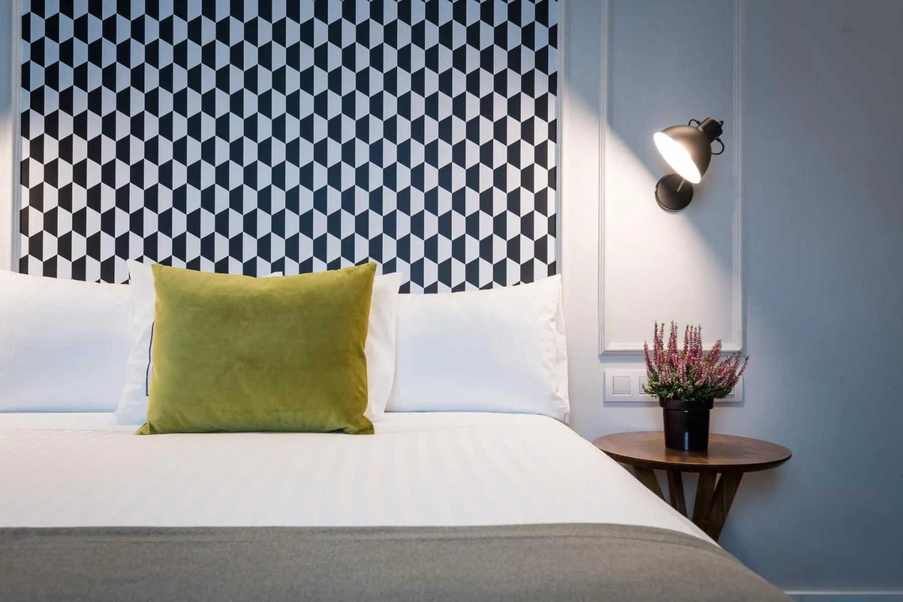 Bed in Intelier Victoria