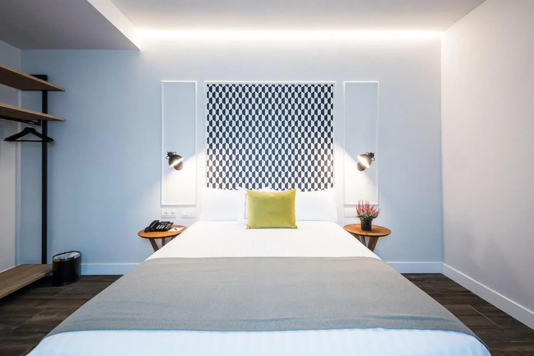 Small Double Room in Intelier Victoria Small Double Room in Intelier Victoria