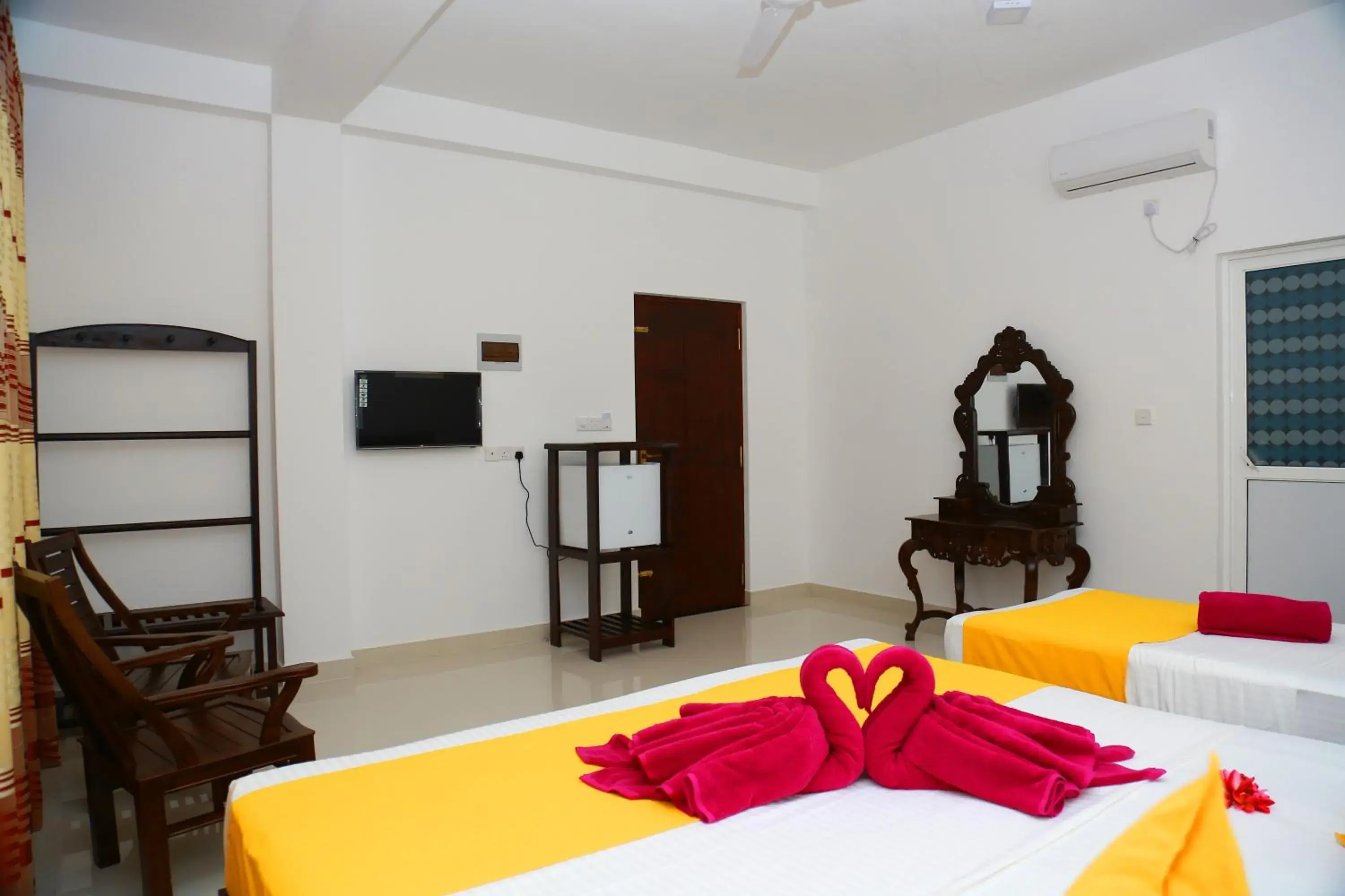 Classic Triple Room in Queen's Gate, Mirissa Classic Triple Room in Queen's Gate, Mirissa