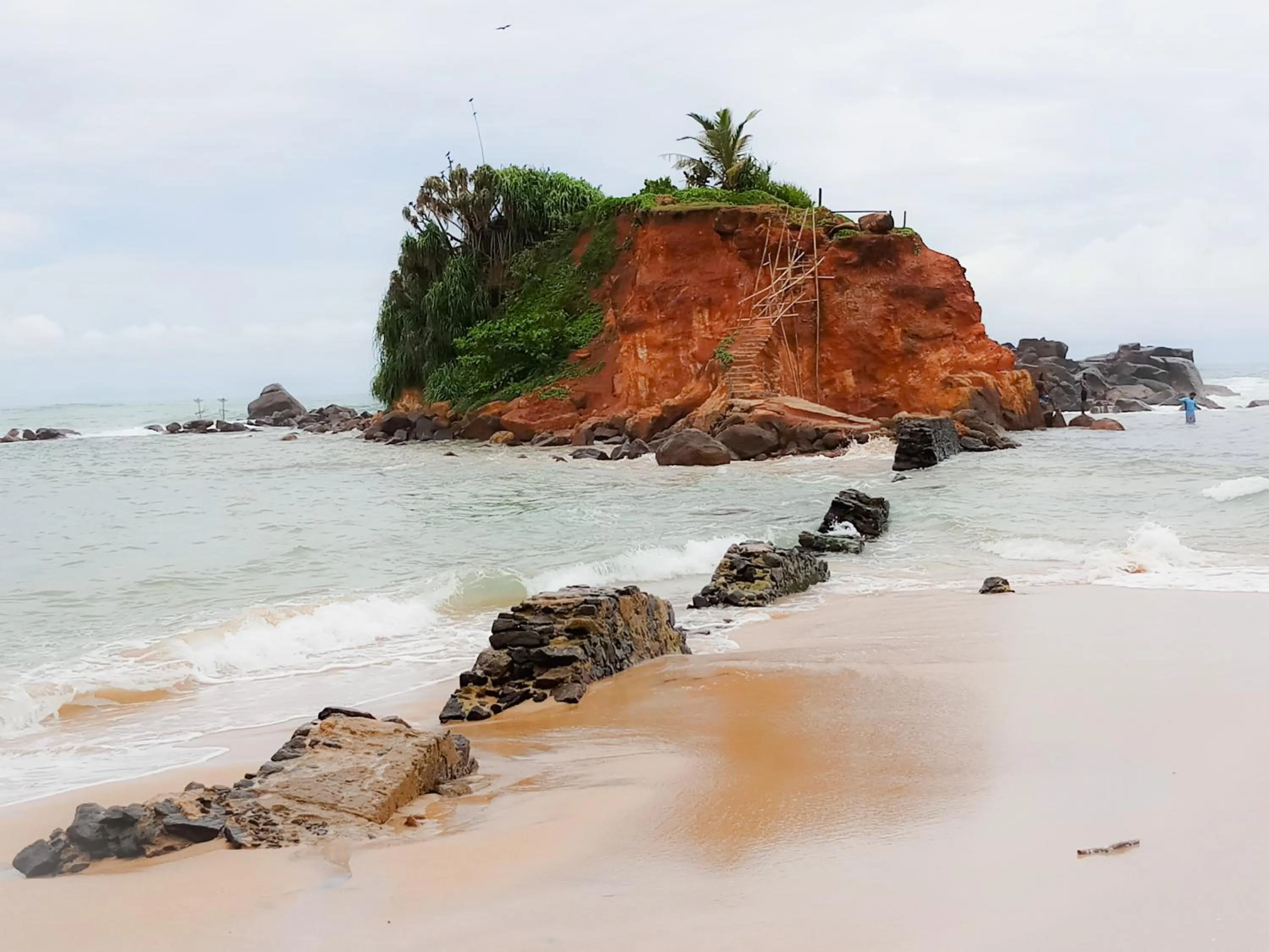 Beach in Queen's Gate, Mirissa