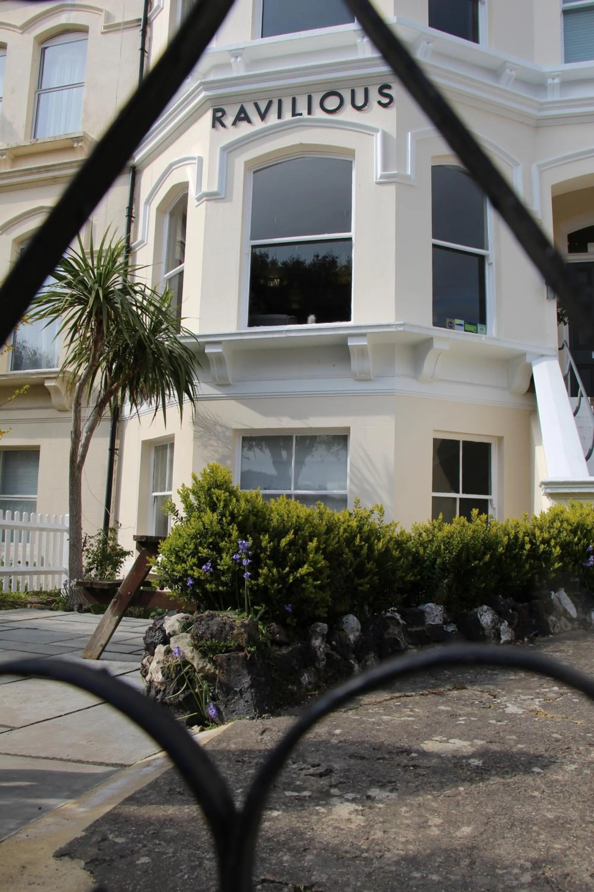 Facade/entrance in Ravilious
