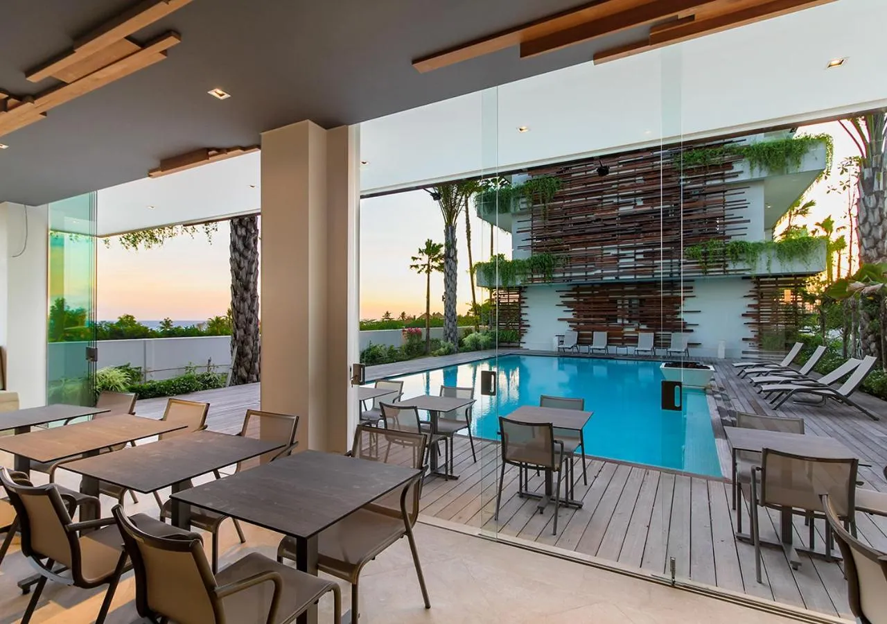 Restaurant/places to eat in The Double View Mansions Bali