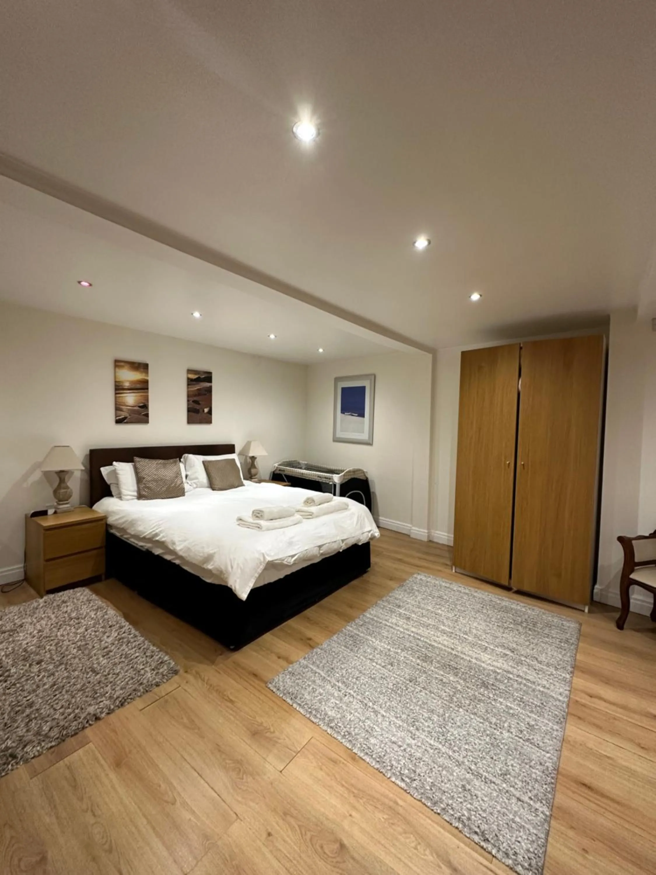 Bedroom, Bed in The Carlton's Holiday Suites
