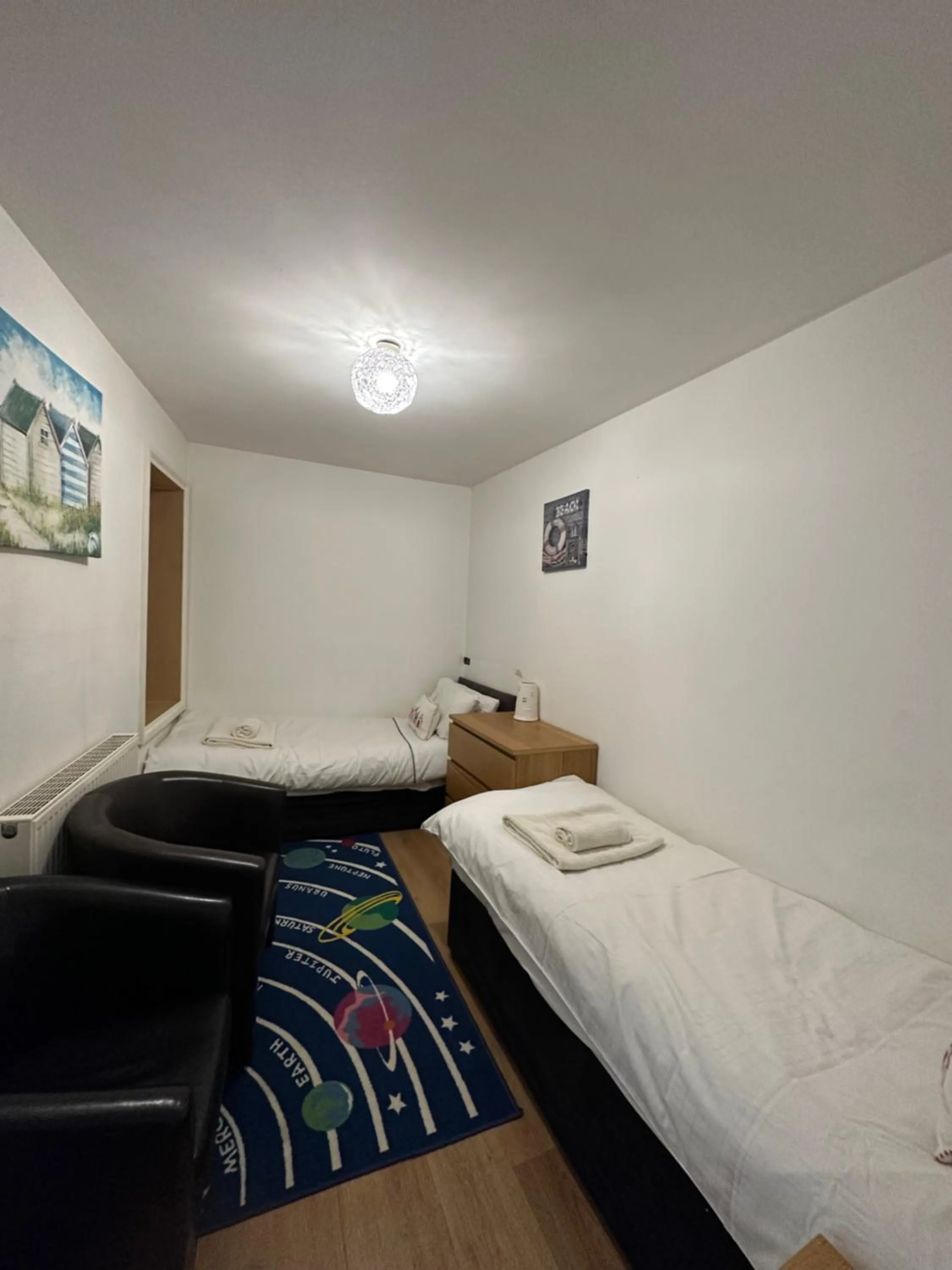 Bedroom, Bed in The Carlton's Holiday Suites