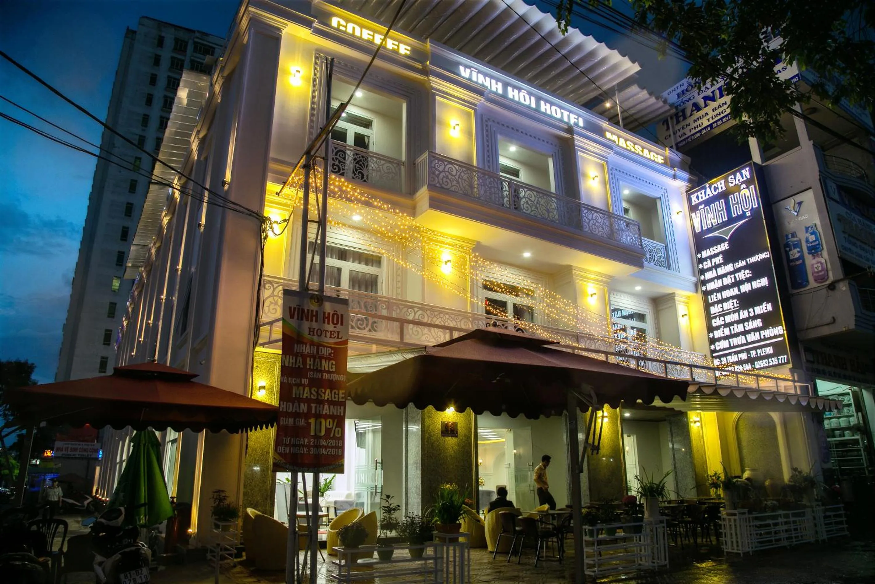 Property building in Khách sạn Vĩnh Hội
