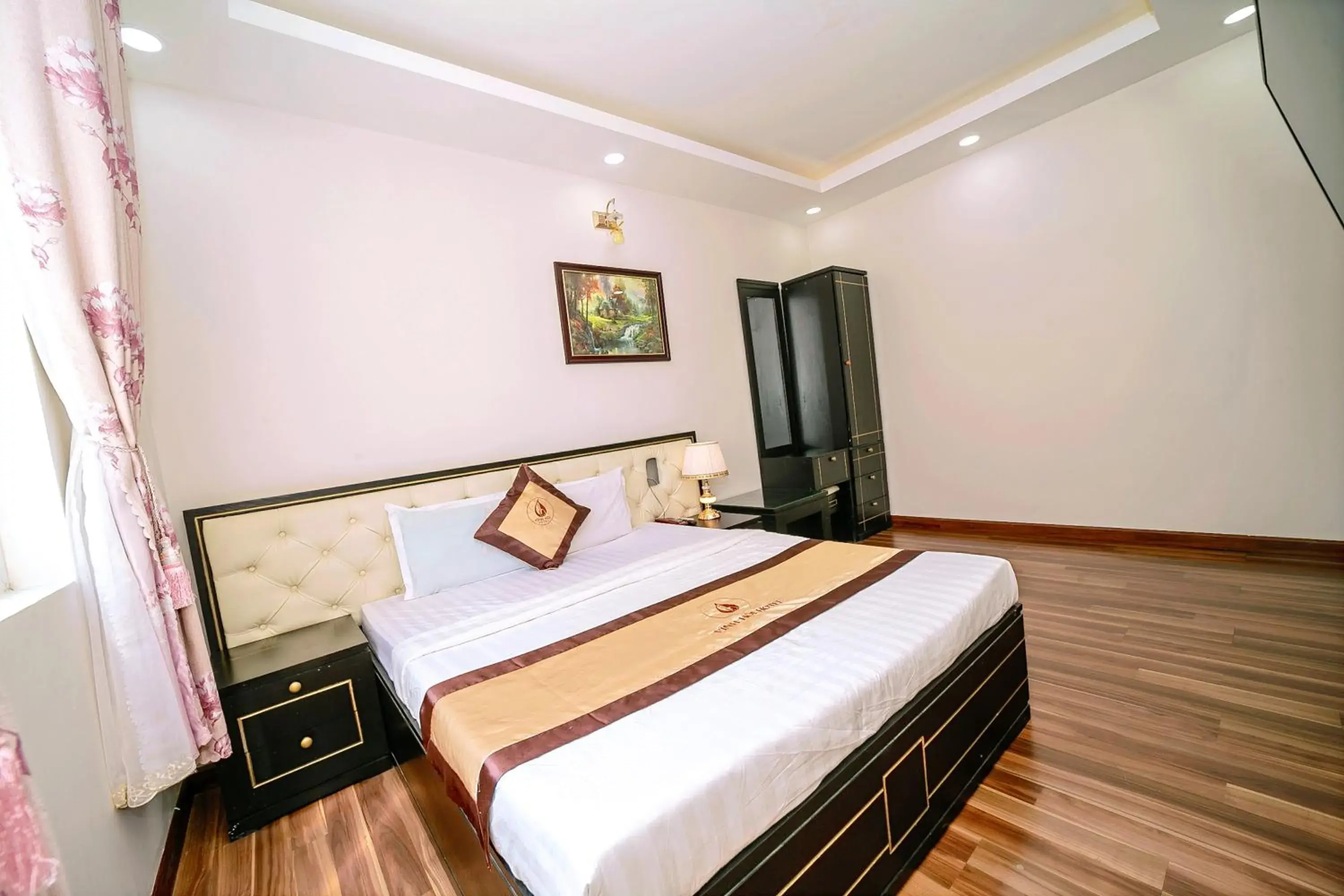 Deluxe Double Room in Khách sạn Vĩnh Hội Deluxe Double Room in Khách sạn Vĩnh Hội