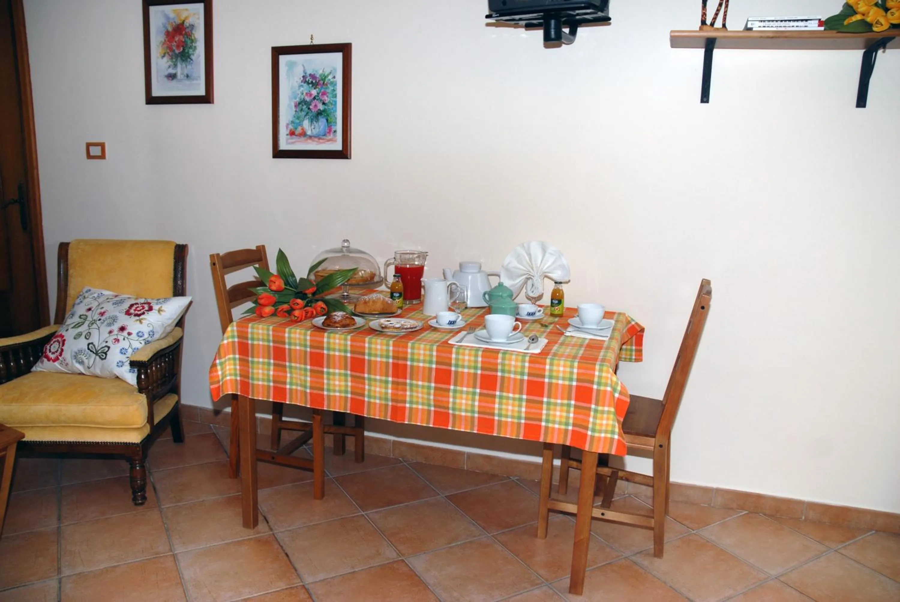Food and drinks in Villa mena pompei