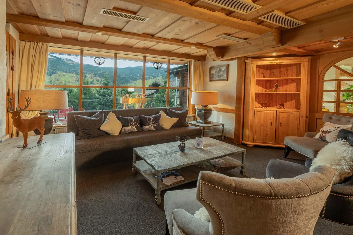 Lobby or reception in Jungfrau Lodge, Annex Crystal