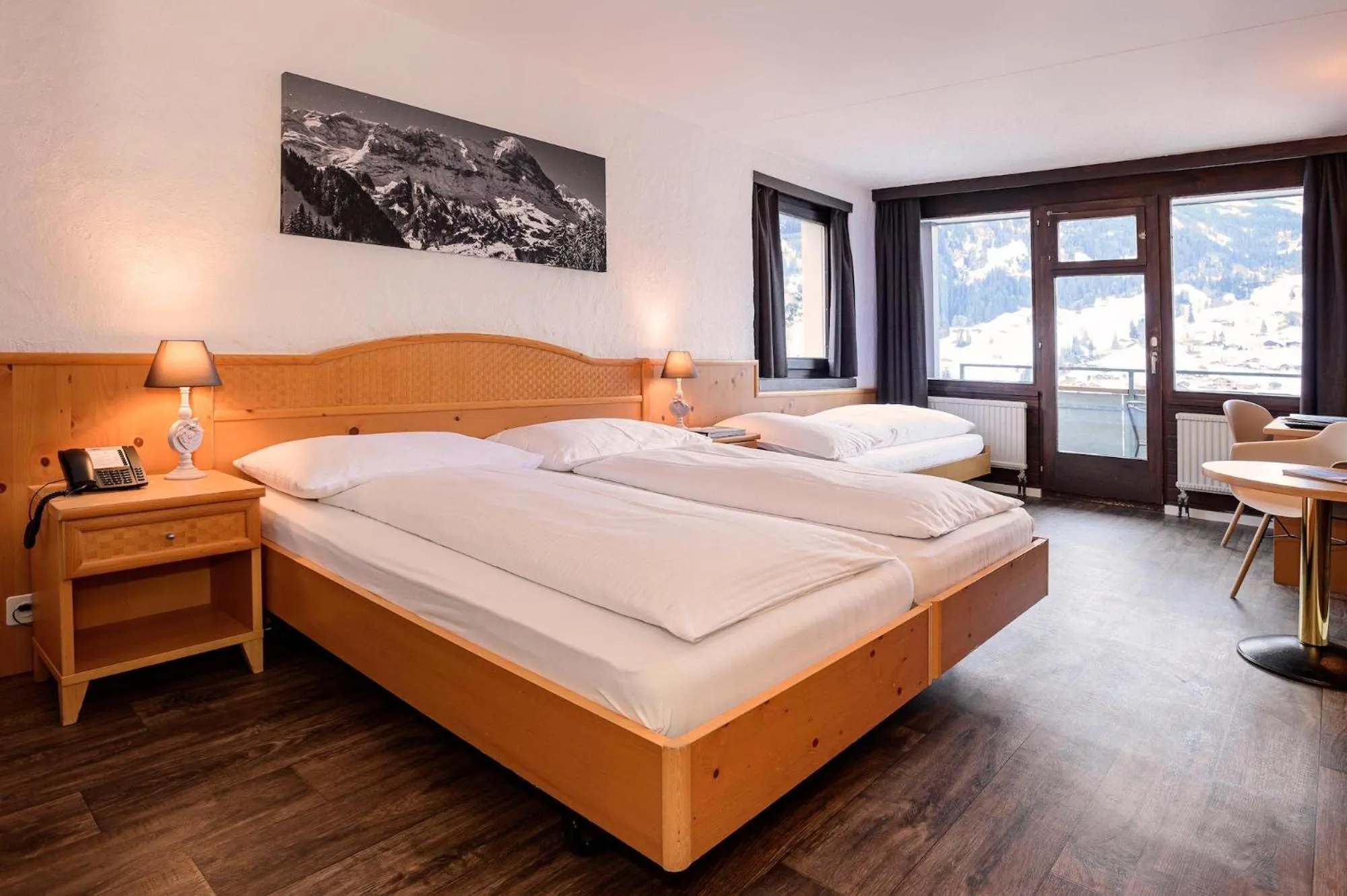 Photo of the whole room, Bed in Jungfrau Lodge, Annex Crystal