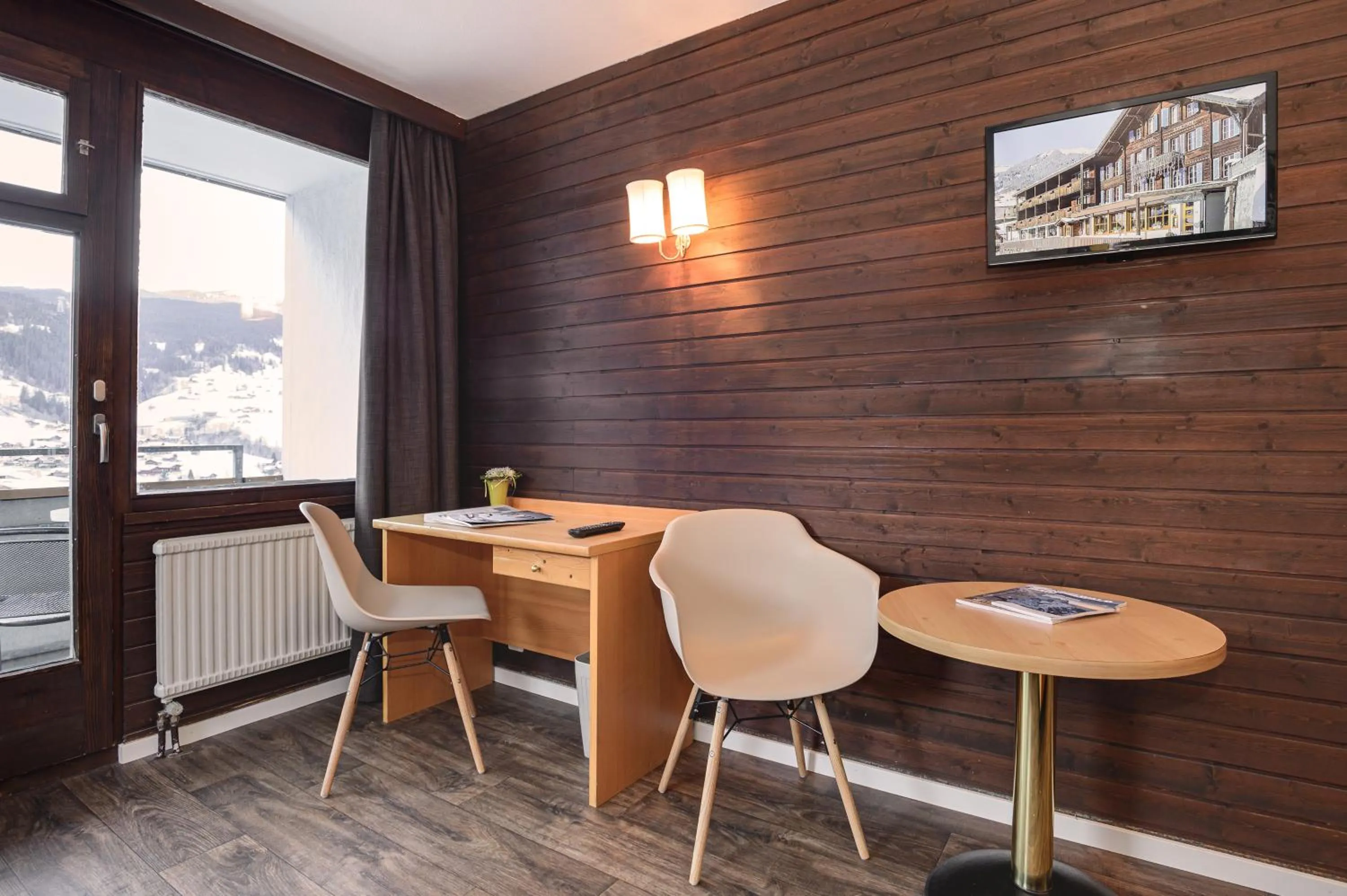 Seating area in Jungfrau Lodge, Annex Crystal