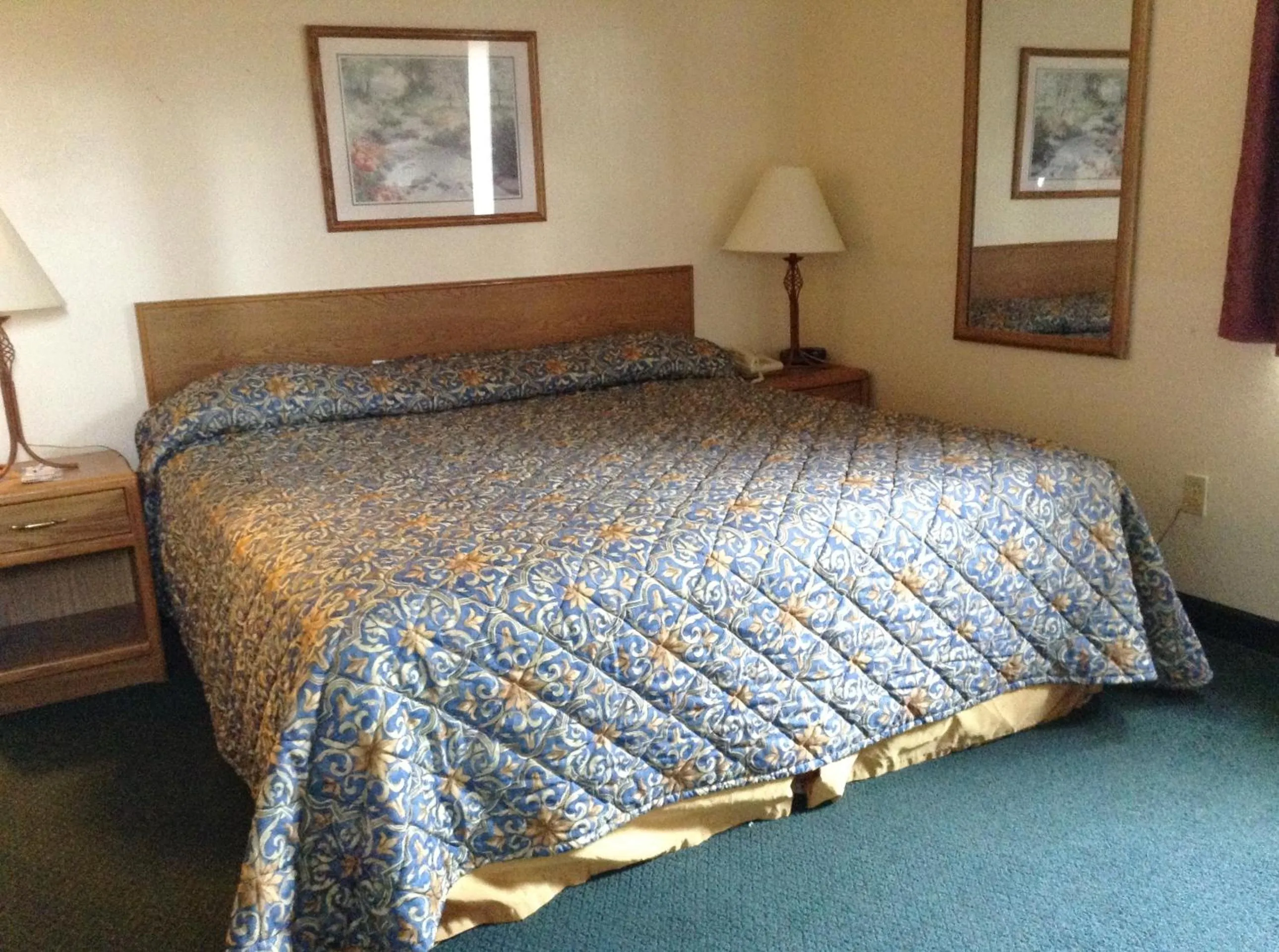 Bed in Travelodge by Wyndham Hudsonville
