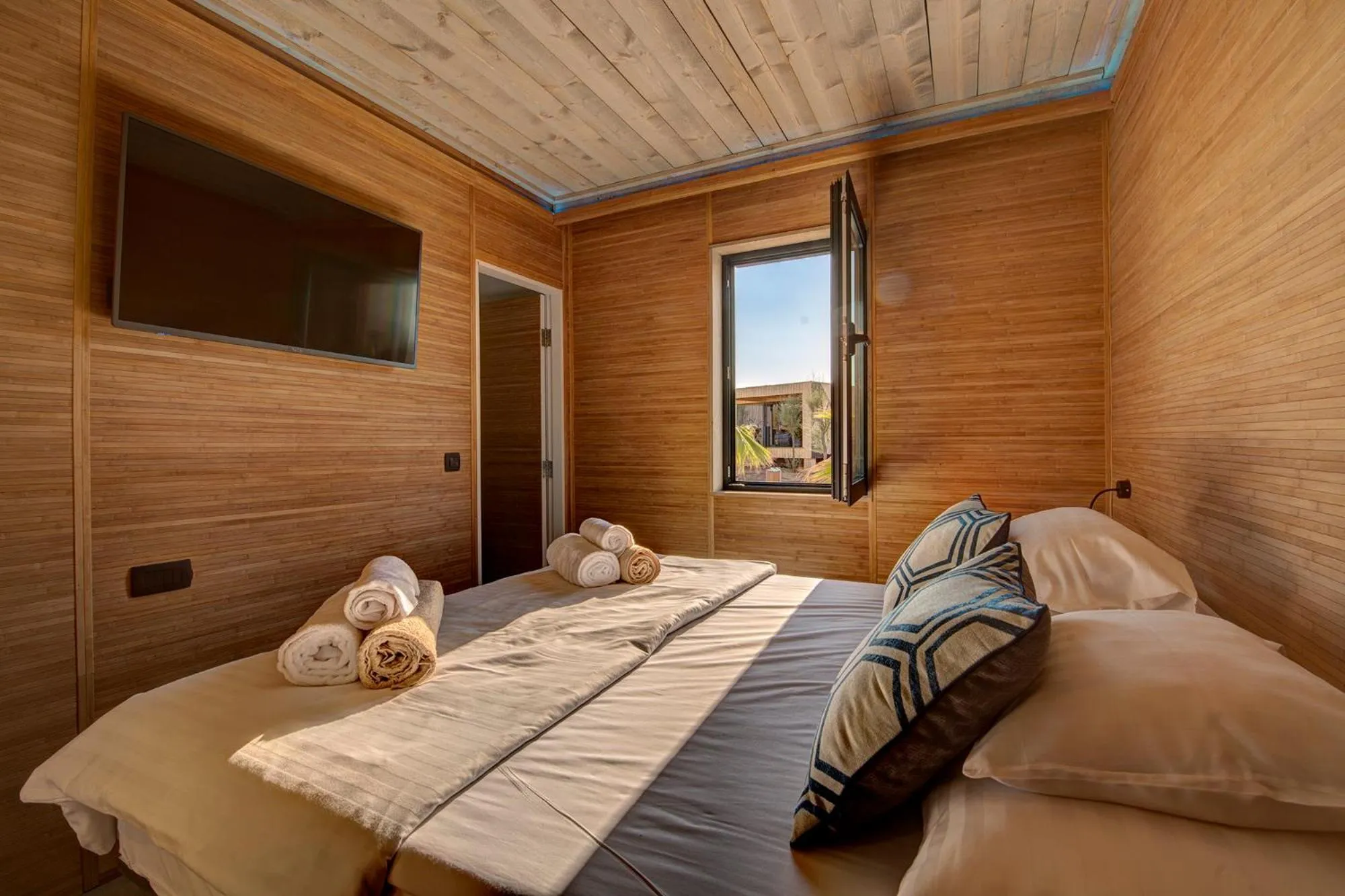 Bed in Noa Glamping Resort