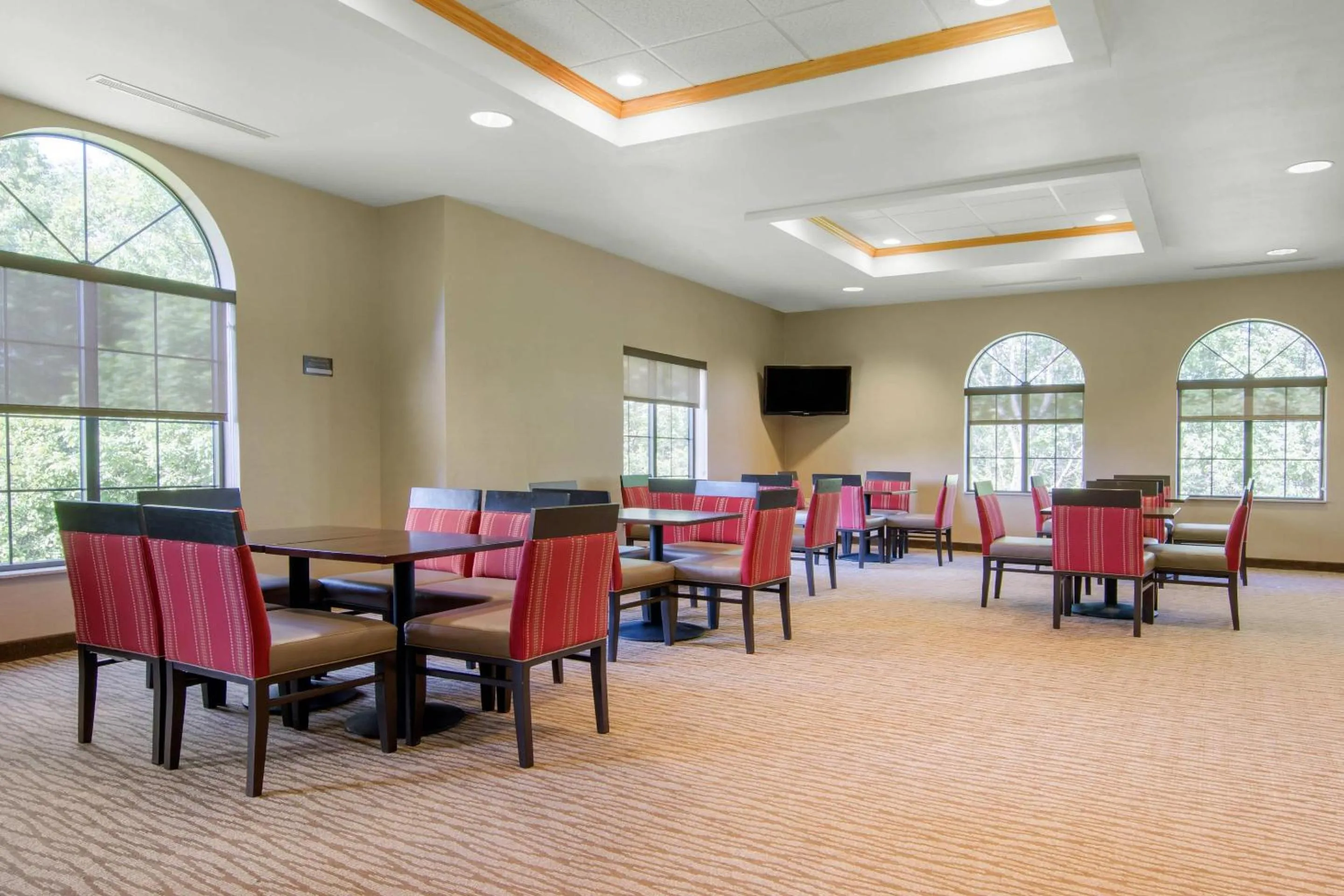 Breakfast in Comfort Inn & Suites Cooperstown - Milford