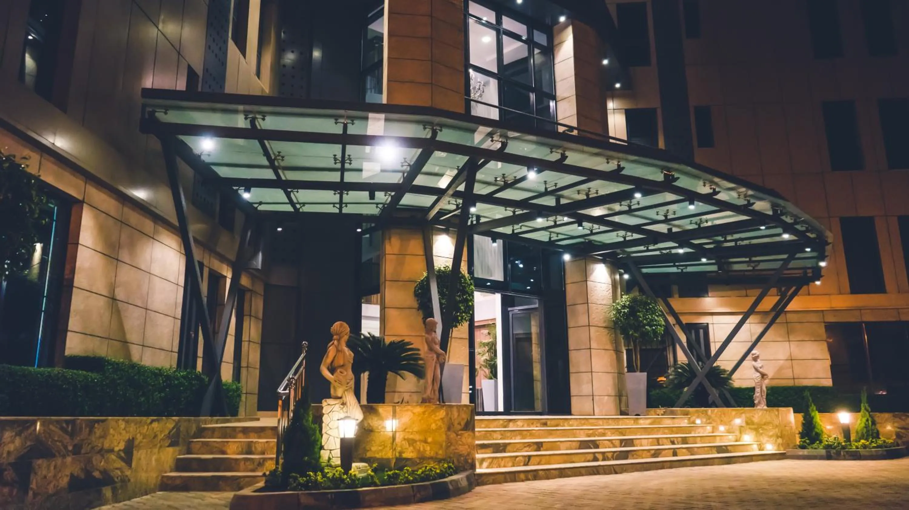 Facade/entrance in Belanova Apartments and Suites