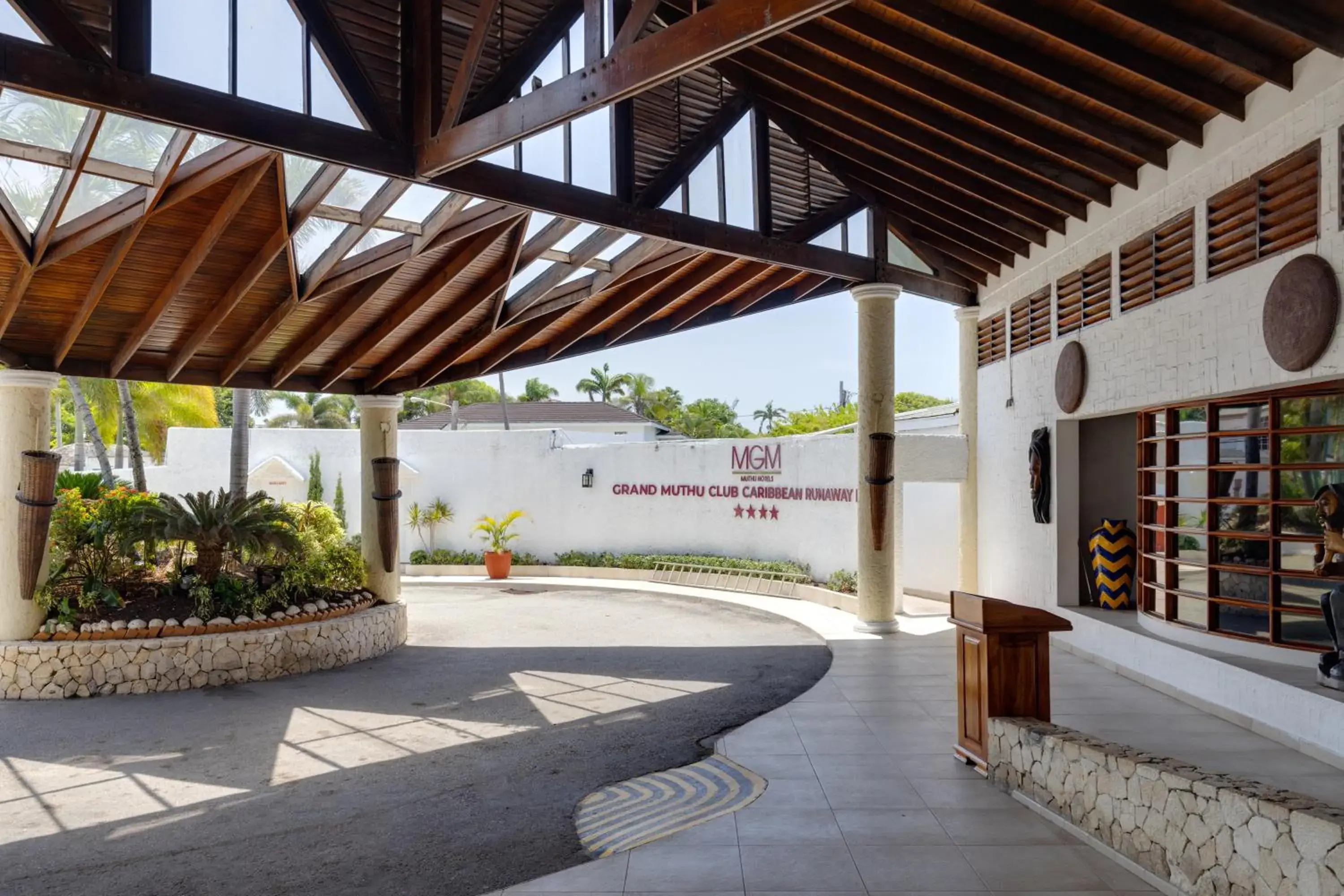 Facade/entrance in Grand Muthu Runaway Bay Club Caribbean Facade/entrance in Grand Muthu Runaway Bay Club Caribbean