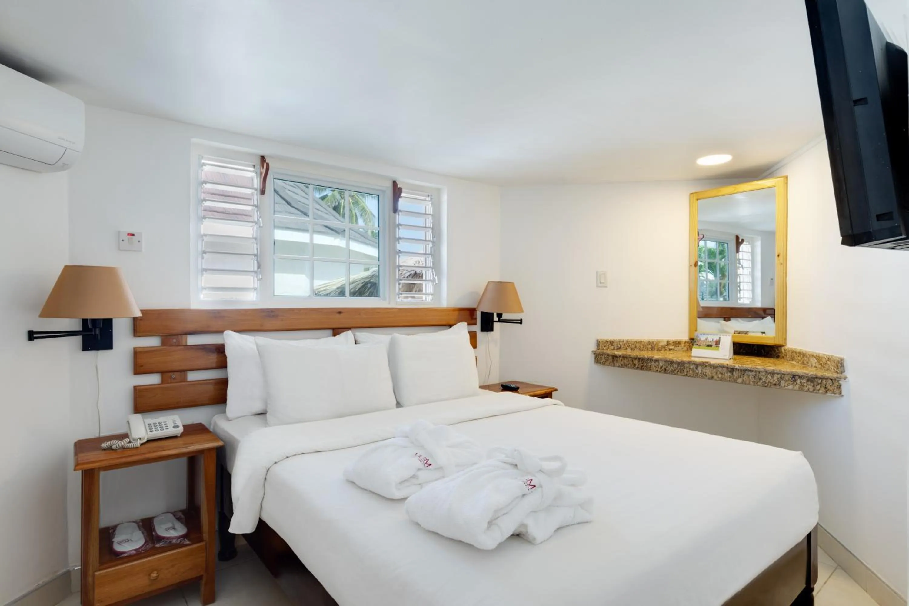 Bedroom, Bed in Grand Muthu Runaway Bay Club Caribbean