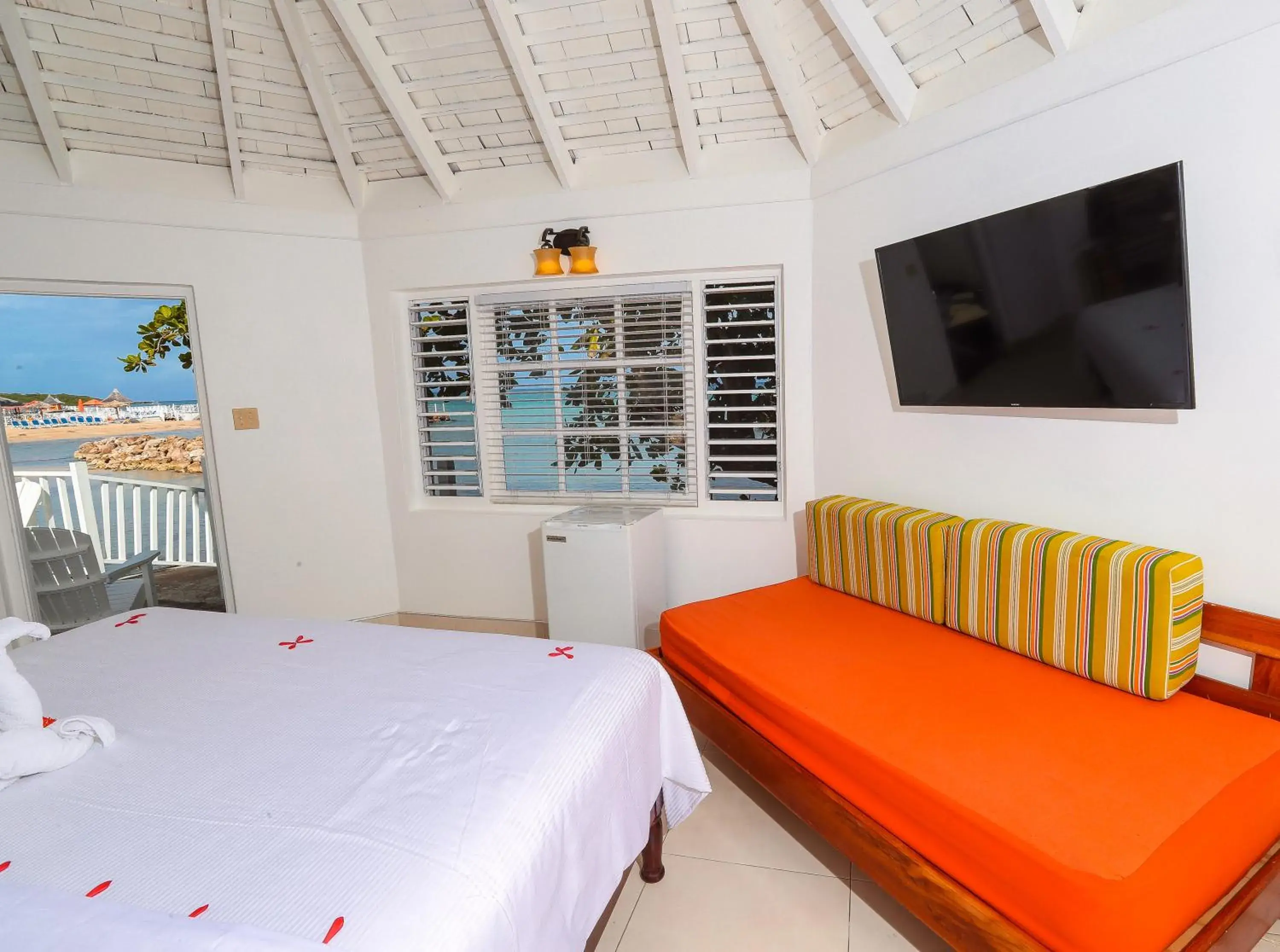 Bedroom, Bed in Royal Decameron Club Caribbean Resort - ALL INCLUSIVE Bedroom, Bed in Royal Decameron Club Caribbean Resort - ALL INCLUSIVE