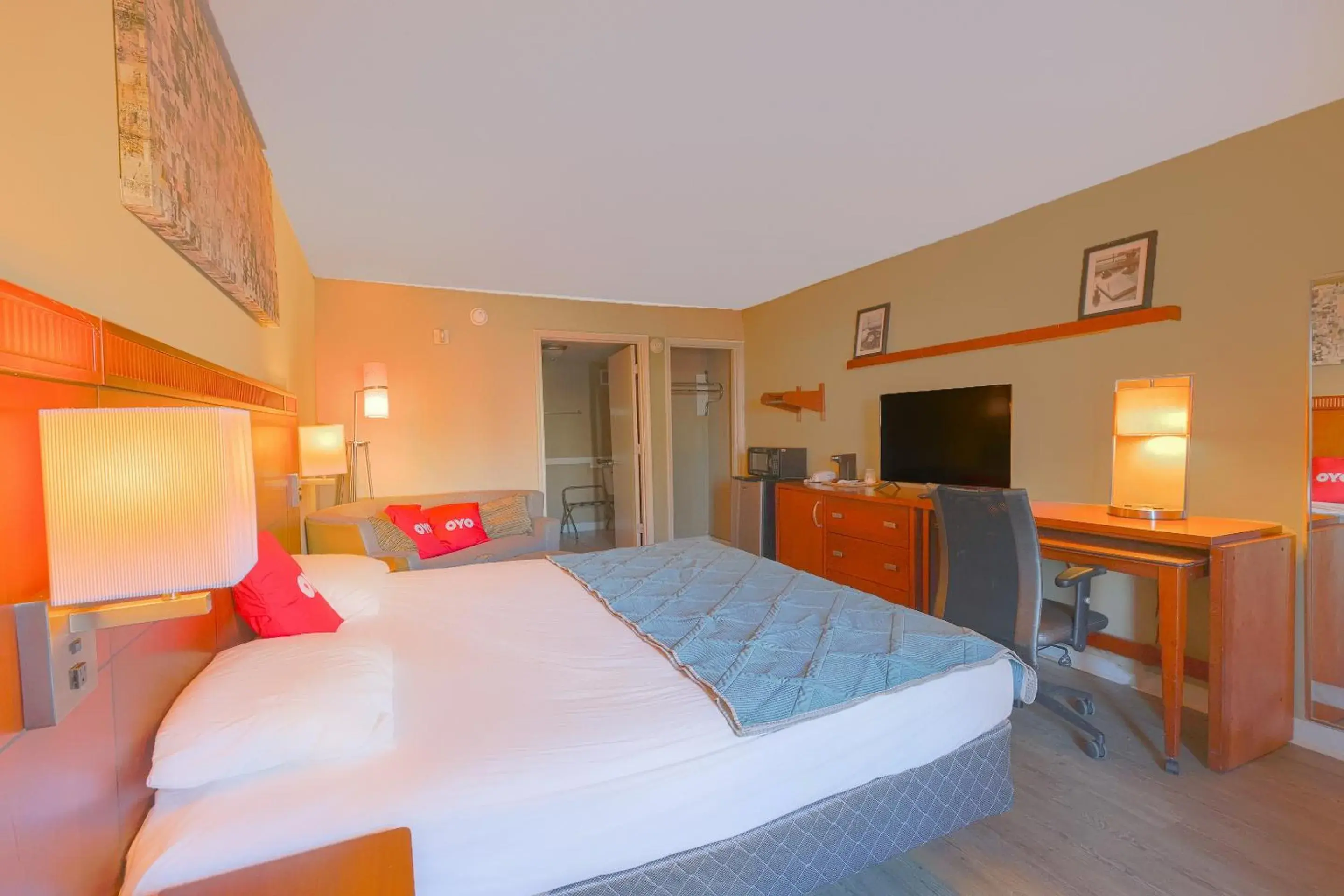 Bedroom, Bed in OYO Hotel Brownsville TN I-40 Bedroom, Bed in OYO Hotel Brownsville TN I-40