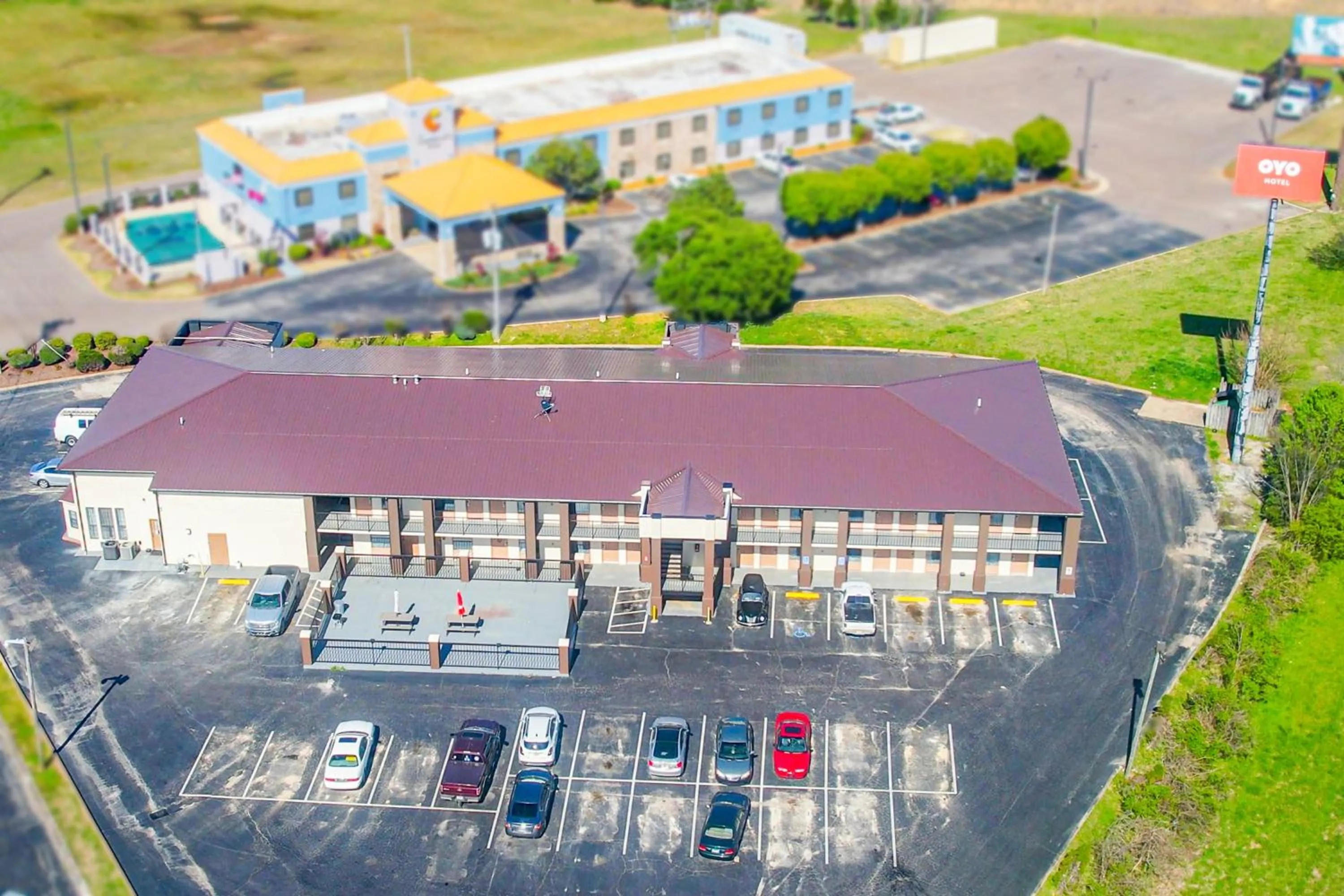 Facade/entrance in OYO Hotel Brownsville TN I-40
