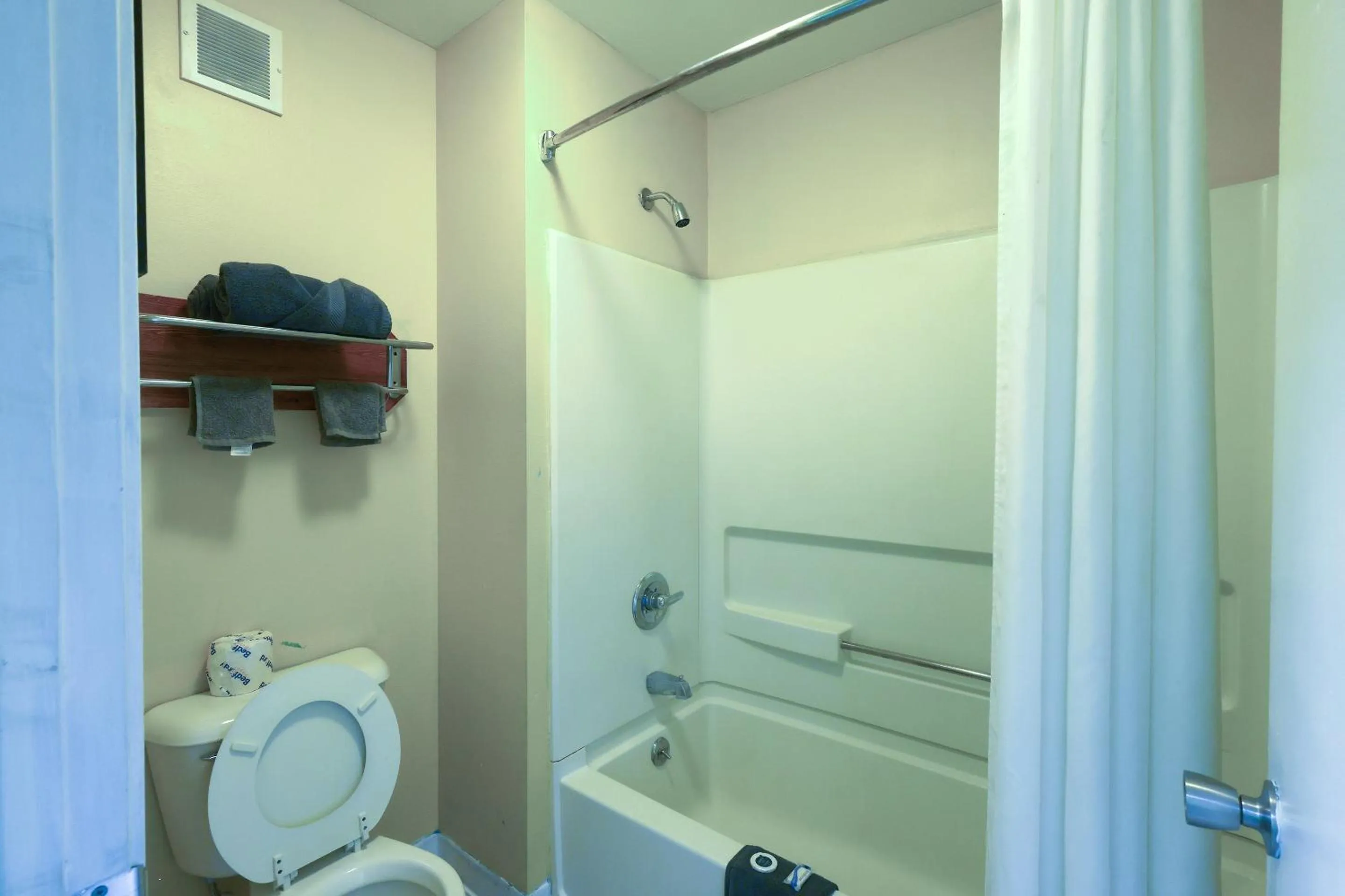 Bathroom in OYO Hotel Brownsville TN I-40