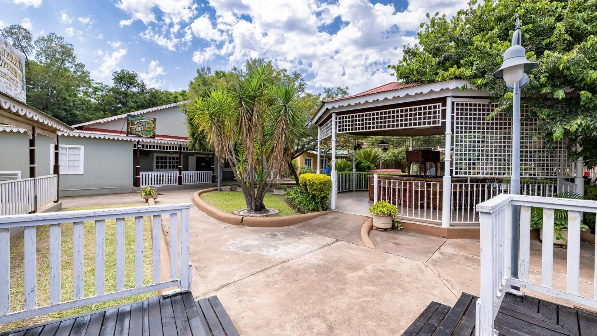 Garden in Little Pilgrims Boutique Hotel