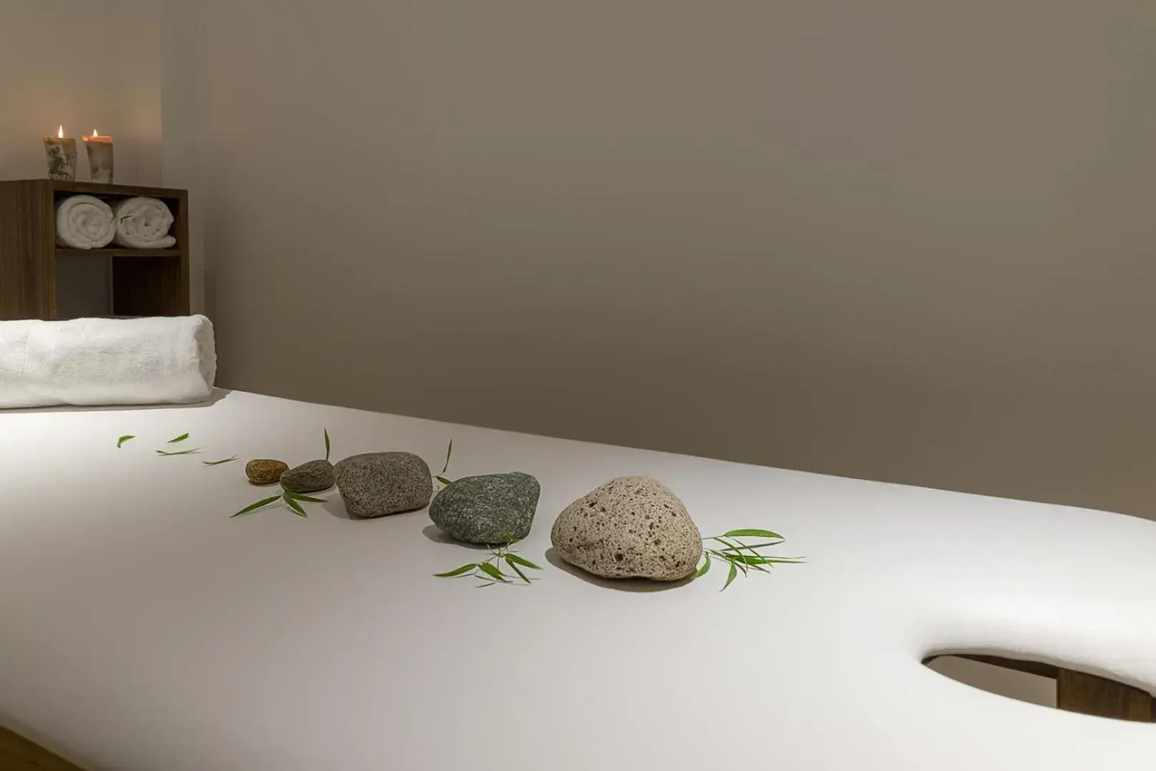 Massage in Aguila Mora Suites & Spa Massage in Aguila Mora Suites & Spa