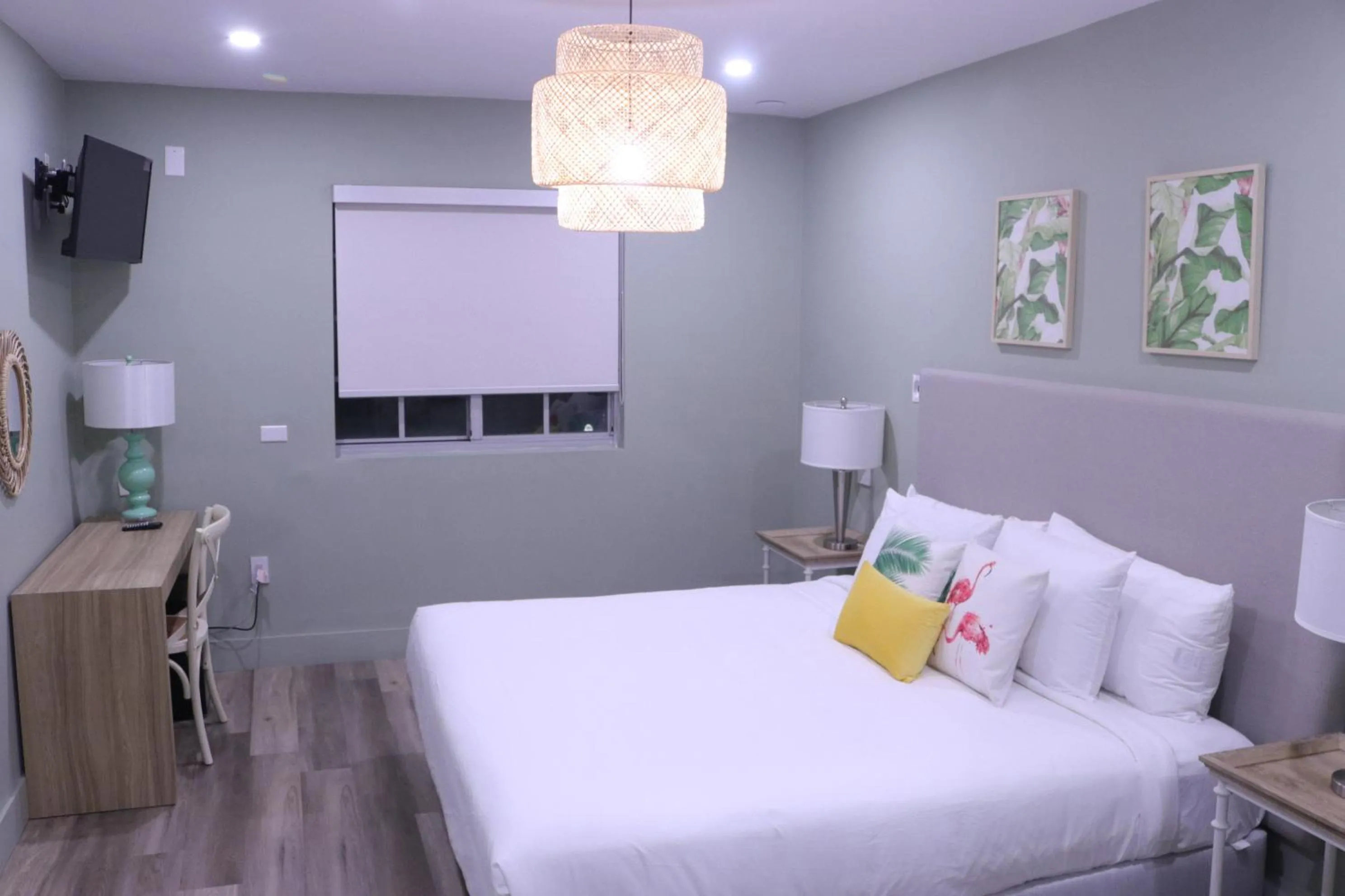 Bed in Harrison on the Beach