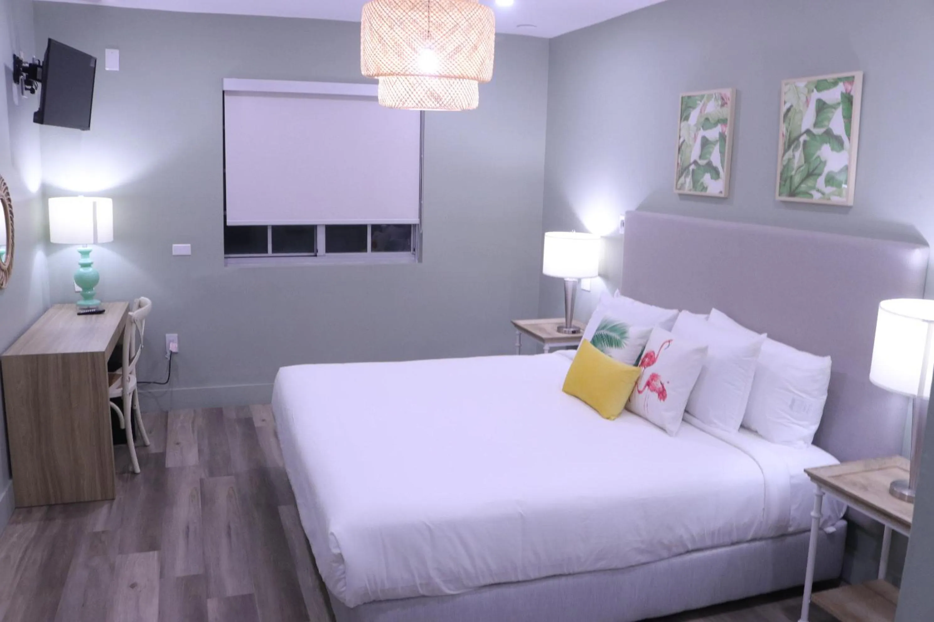 Bed in Harrison on the Beach