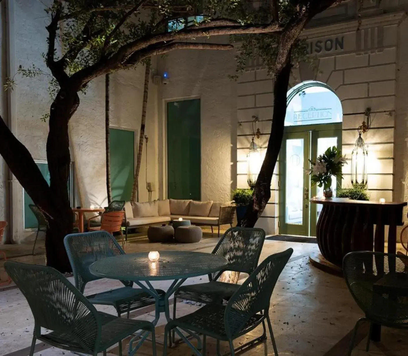 Living room in Harrison on the Beach Living room in Harrison on the Beach