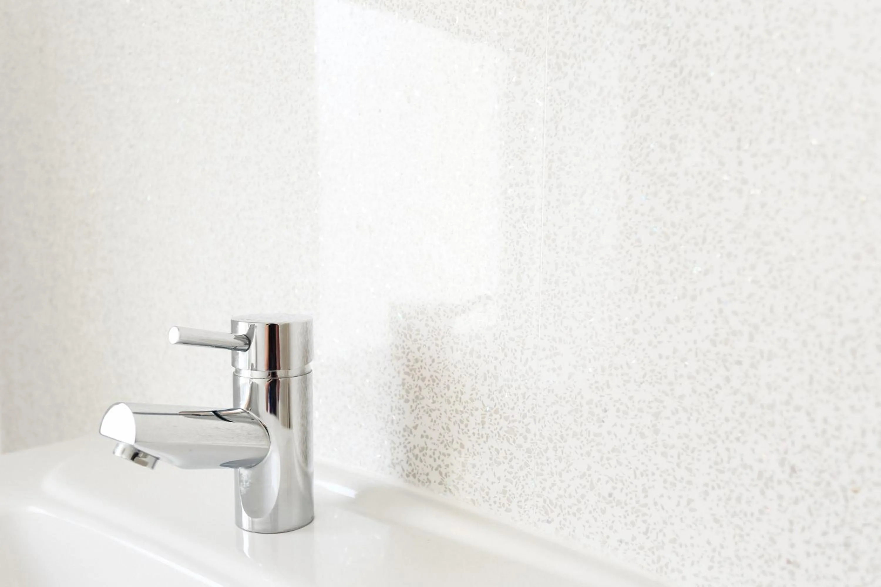 Bathroom in Nethway Hotel