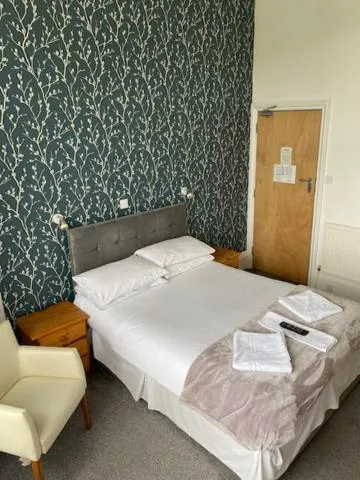 Bedroom, Bed in Nethway Hotel
