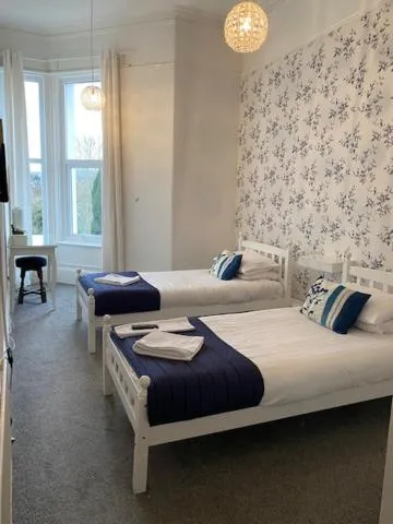 Bed in Nethway Hotel