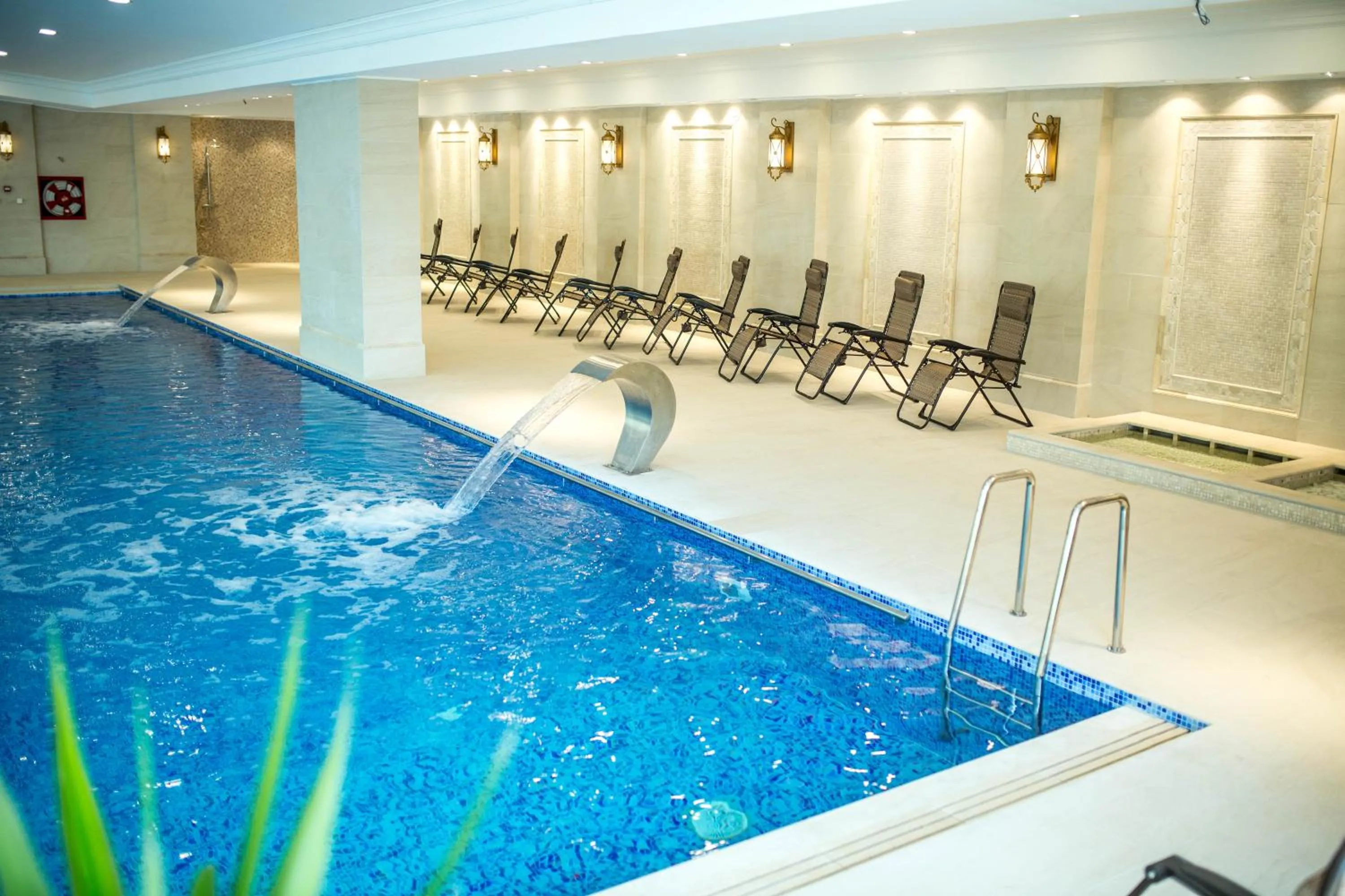 Swimming pool in Grand Hotel Minerva Resort & SPA