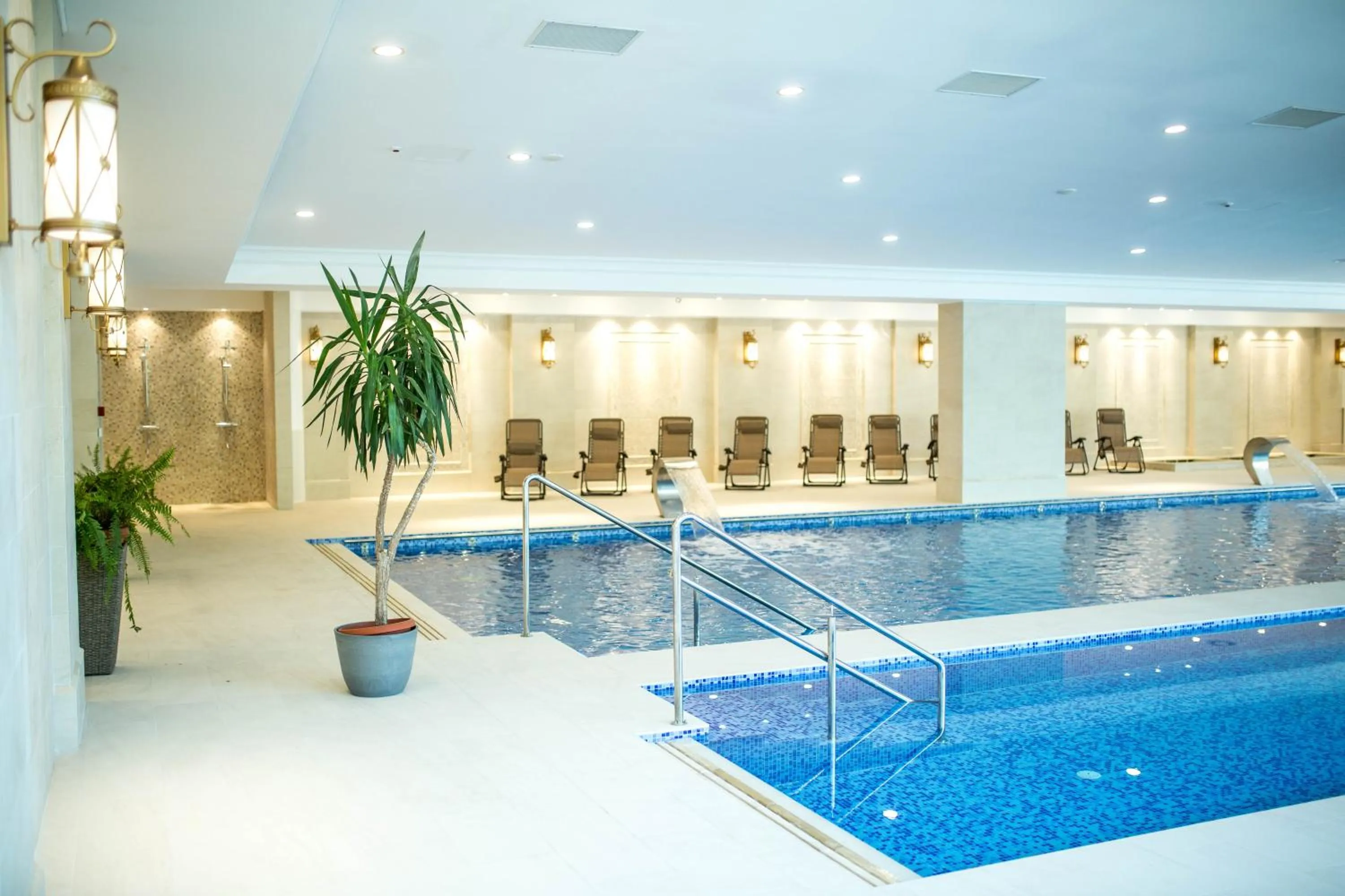 Swimming pool in Grand Hotel Minerva Resort & SPA