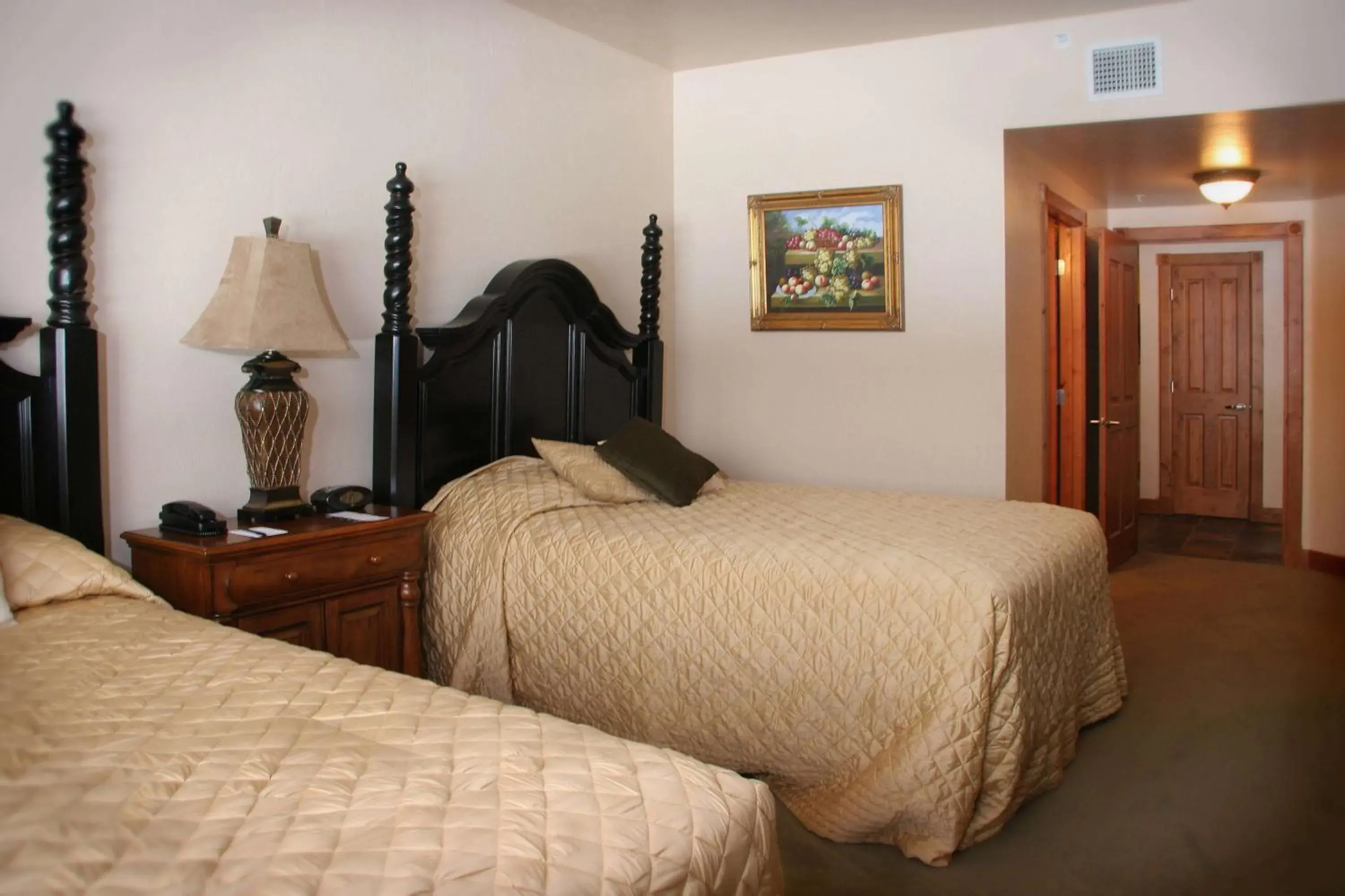 Photo of the whole room, Bed in Zermatt Utah Resort & Spa Trademark Collection by Wyndham Photo of the whole room, Bed in Zermatt Utah Resort & Spa Trademark Collection by Wyndham