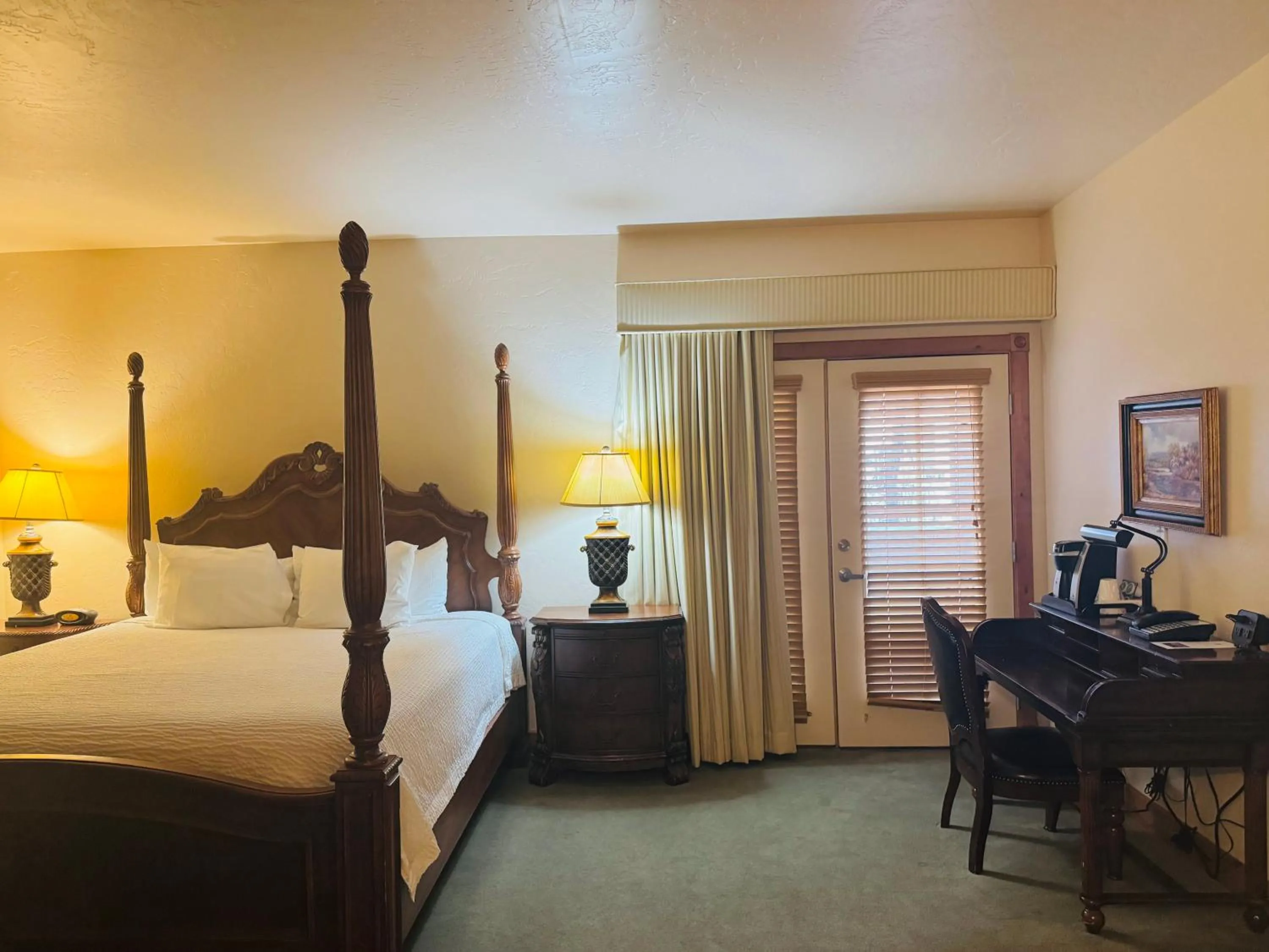 Bedroom, Bed in Zermatt Utah Resort & Spa Trademark Collection by Wyndham