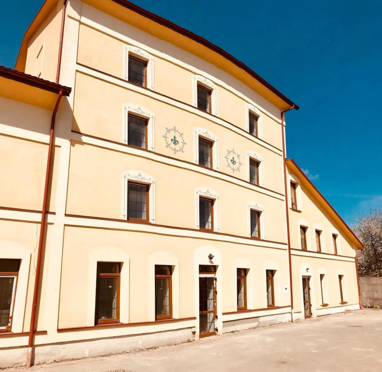Property building in Coin Hotel