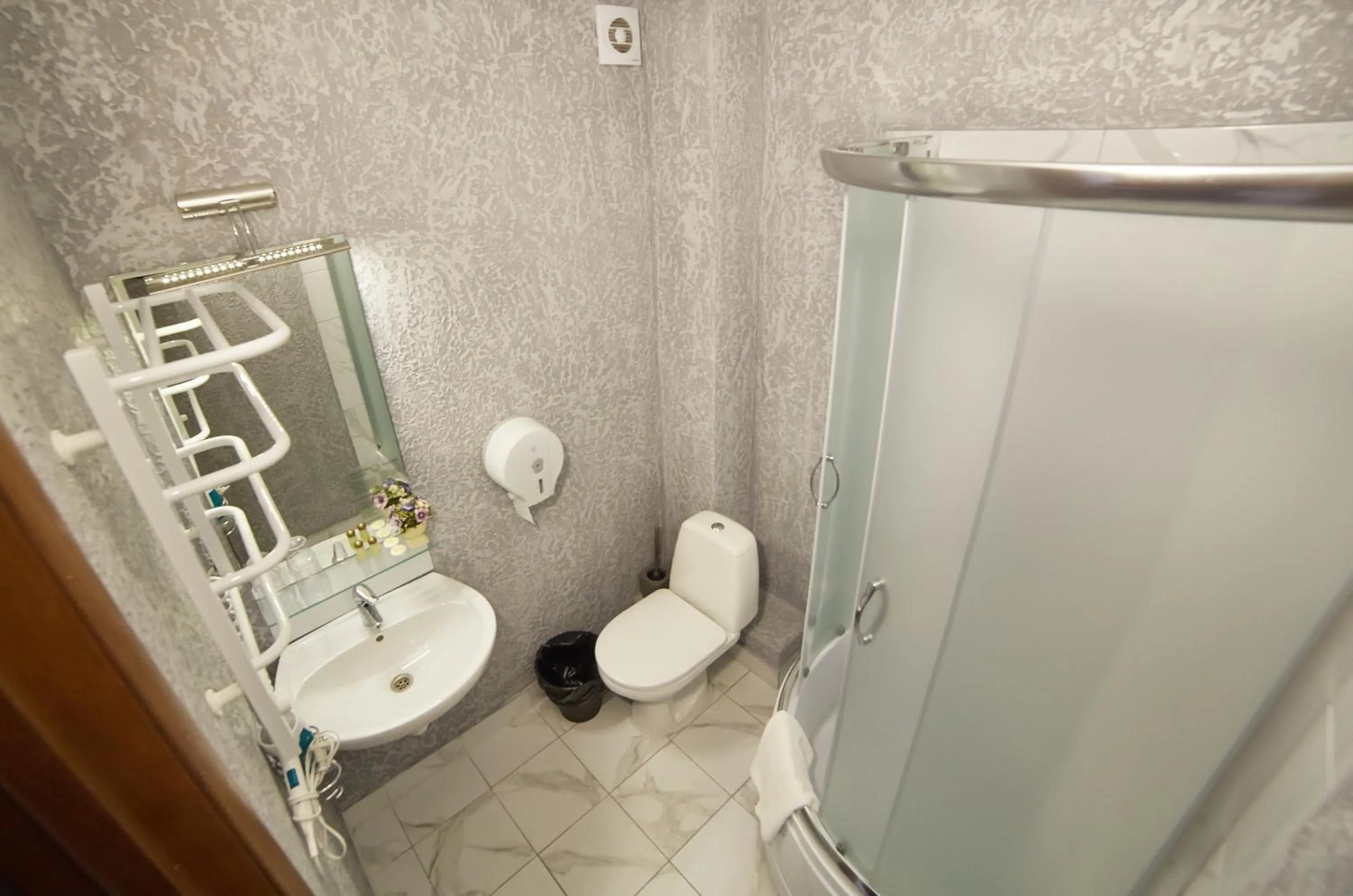 Bathroom in Coin Hotel