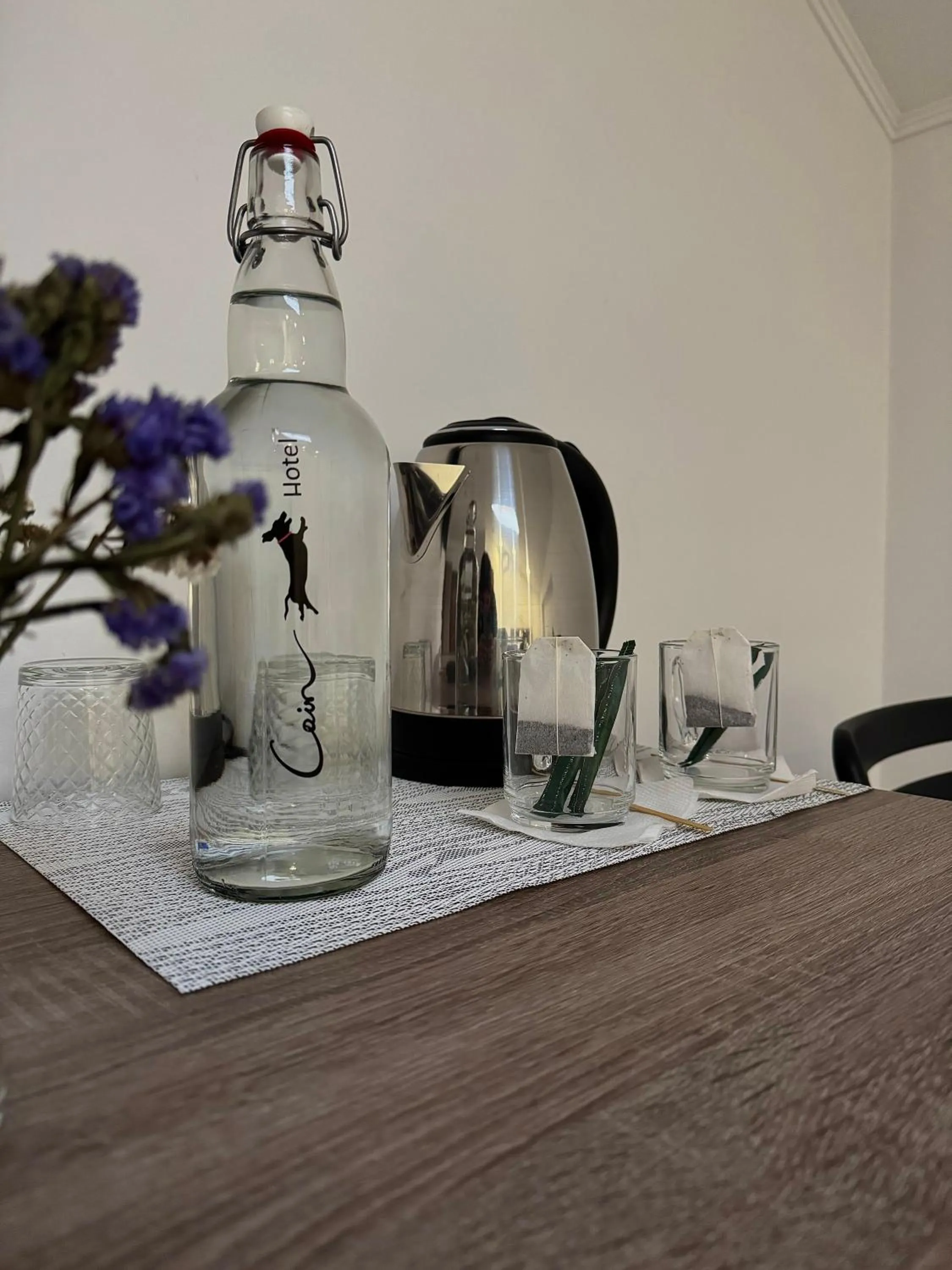 Coffee/tea facilities in Coin Hotel
