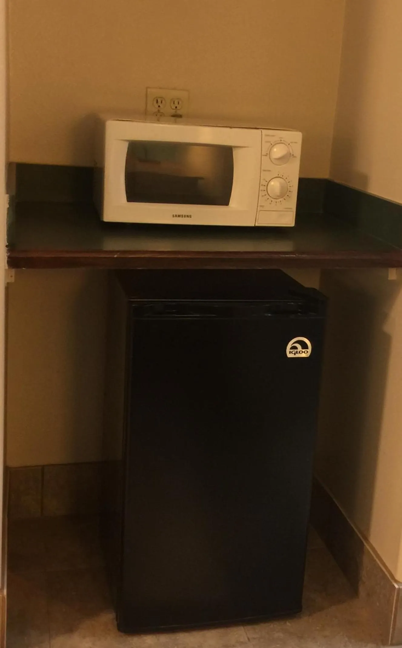 Area and facilities in Texas Inn and Suites City Center at University Dr.