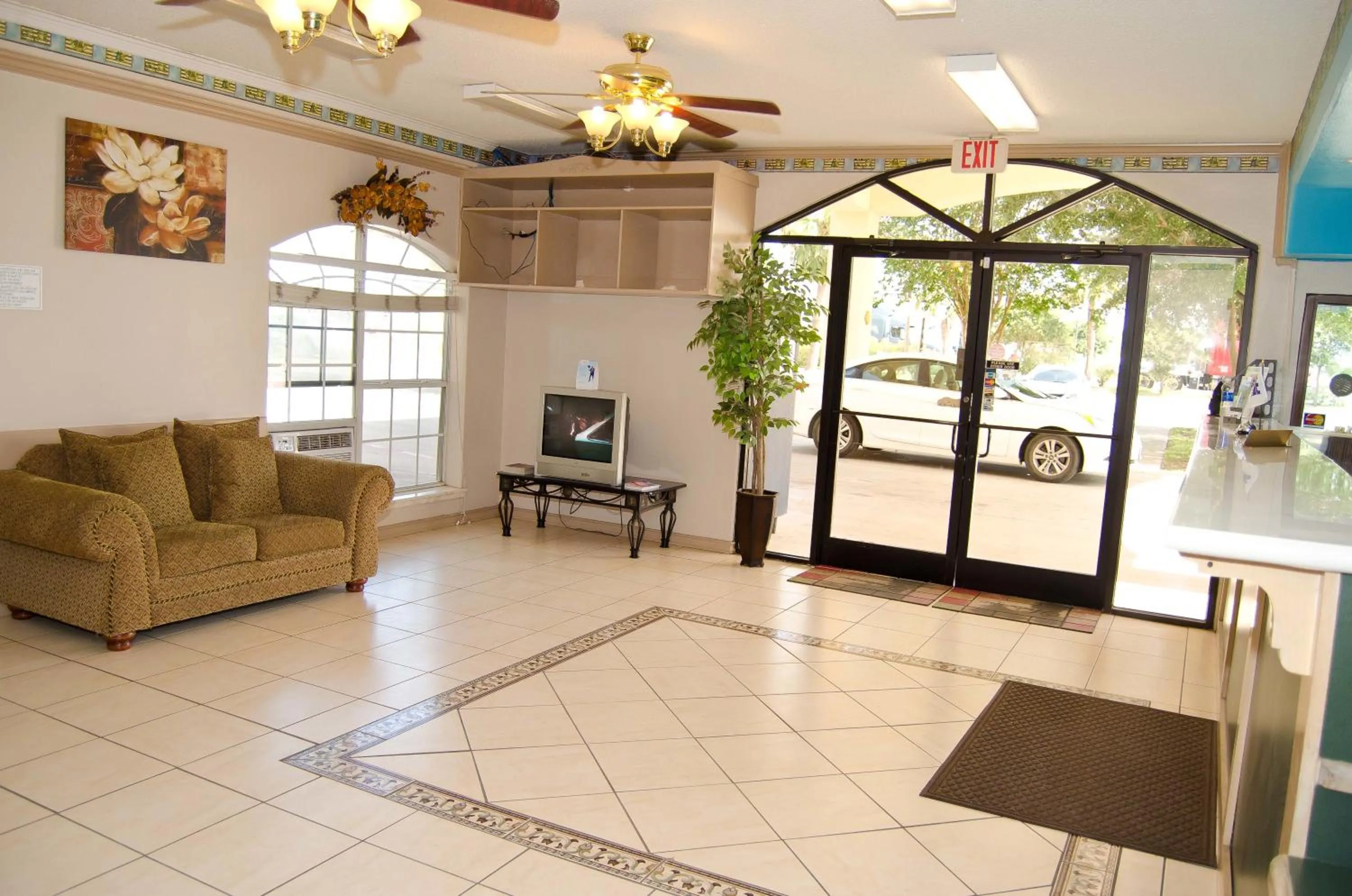 Lobby or reception in Texas Inn and Suites City Center at University Dr.