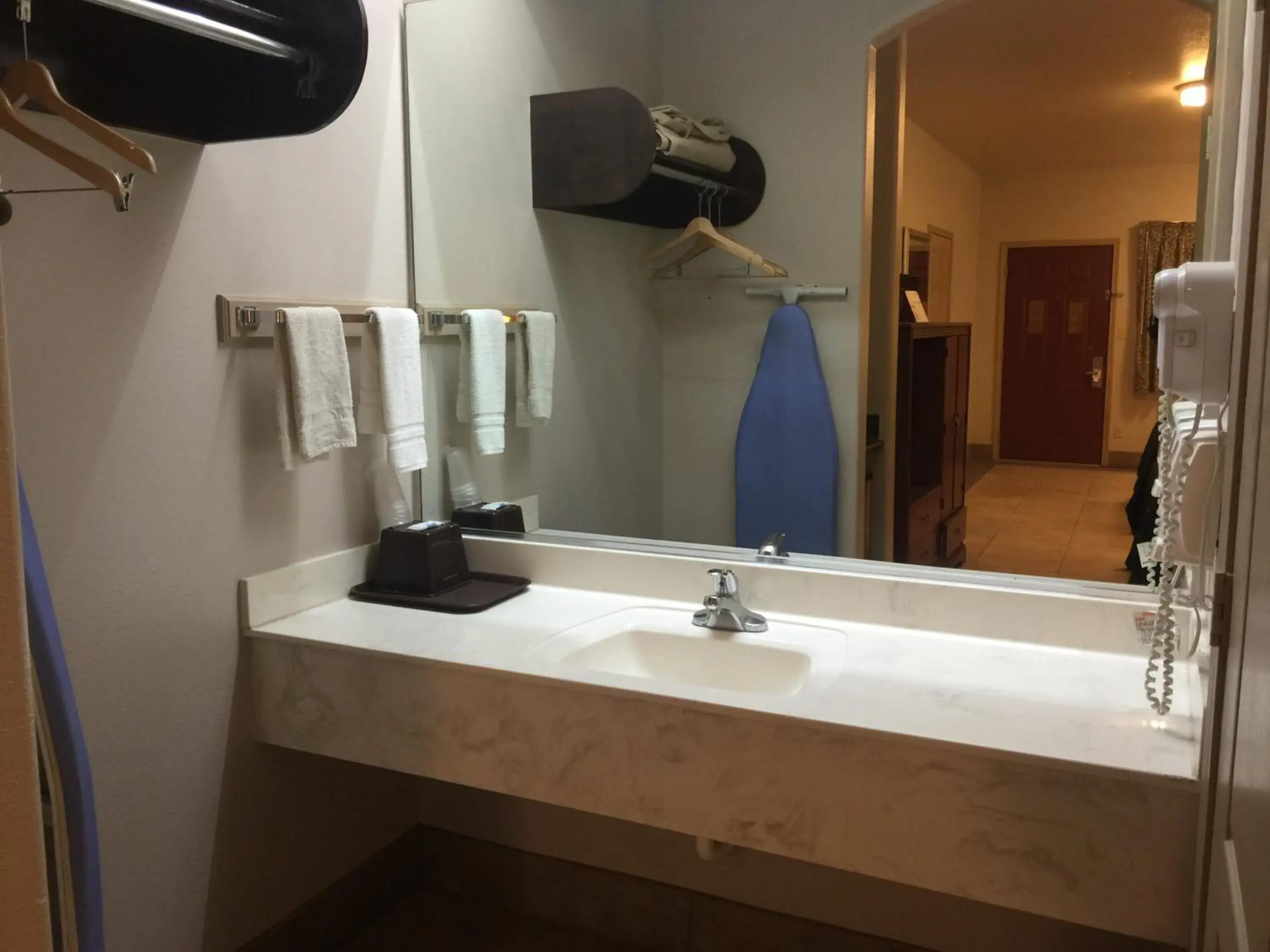 Bathroom in Texas Inn and Suites City Center at University Dr.