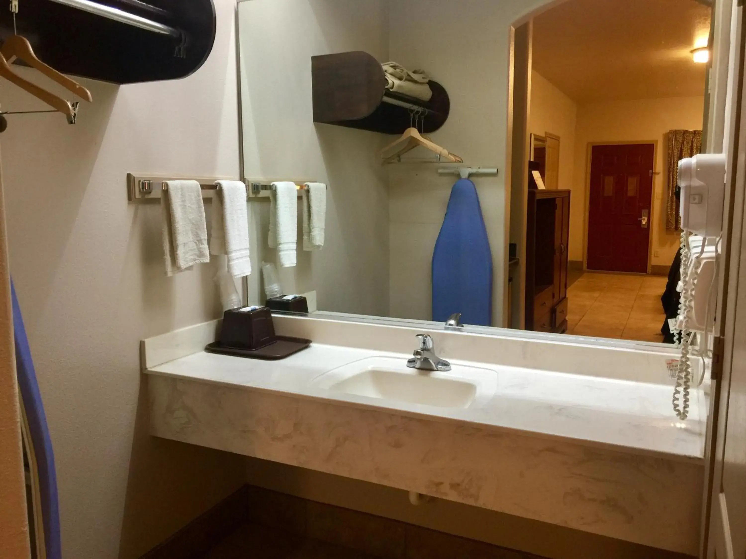 Bathroom in Texas Inn and Suites City Center at University Dr.