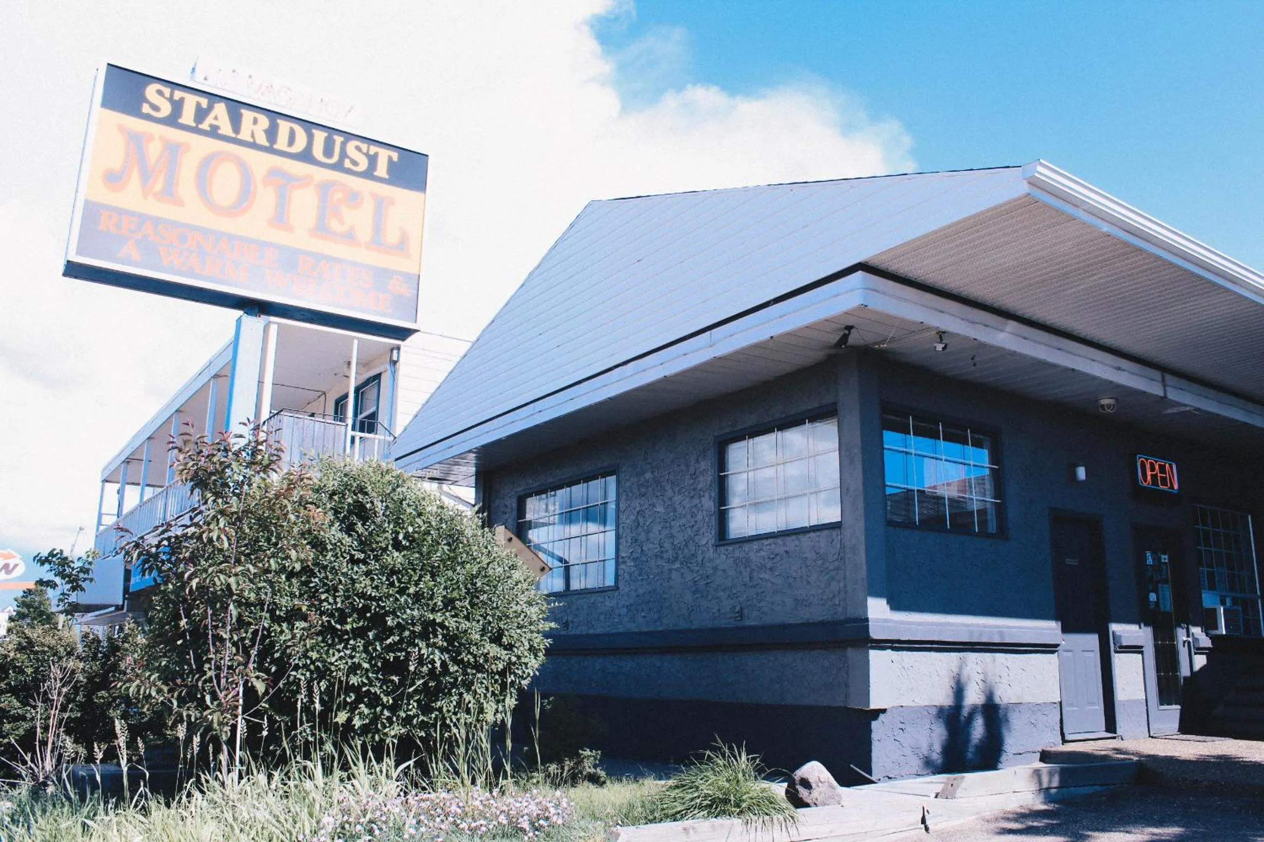 Facade/entrance in Stardust Motel