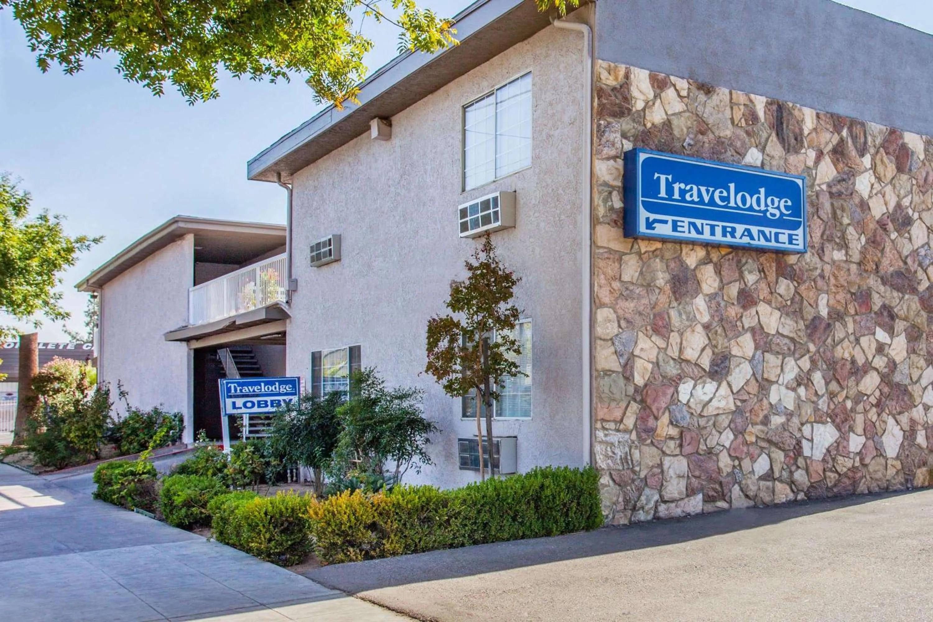 Property Building in Travelodge by Wyndham Fresno Yosemite Area