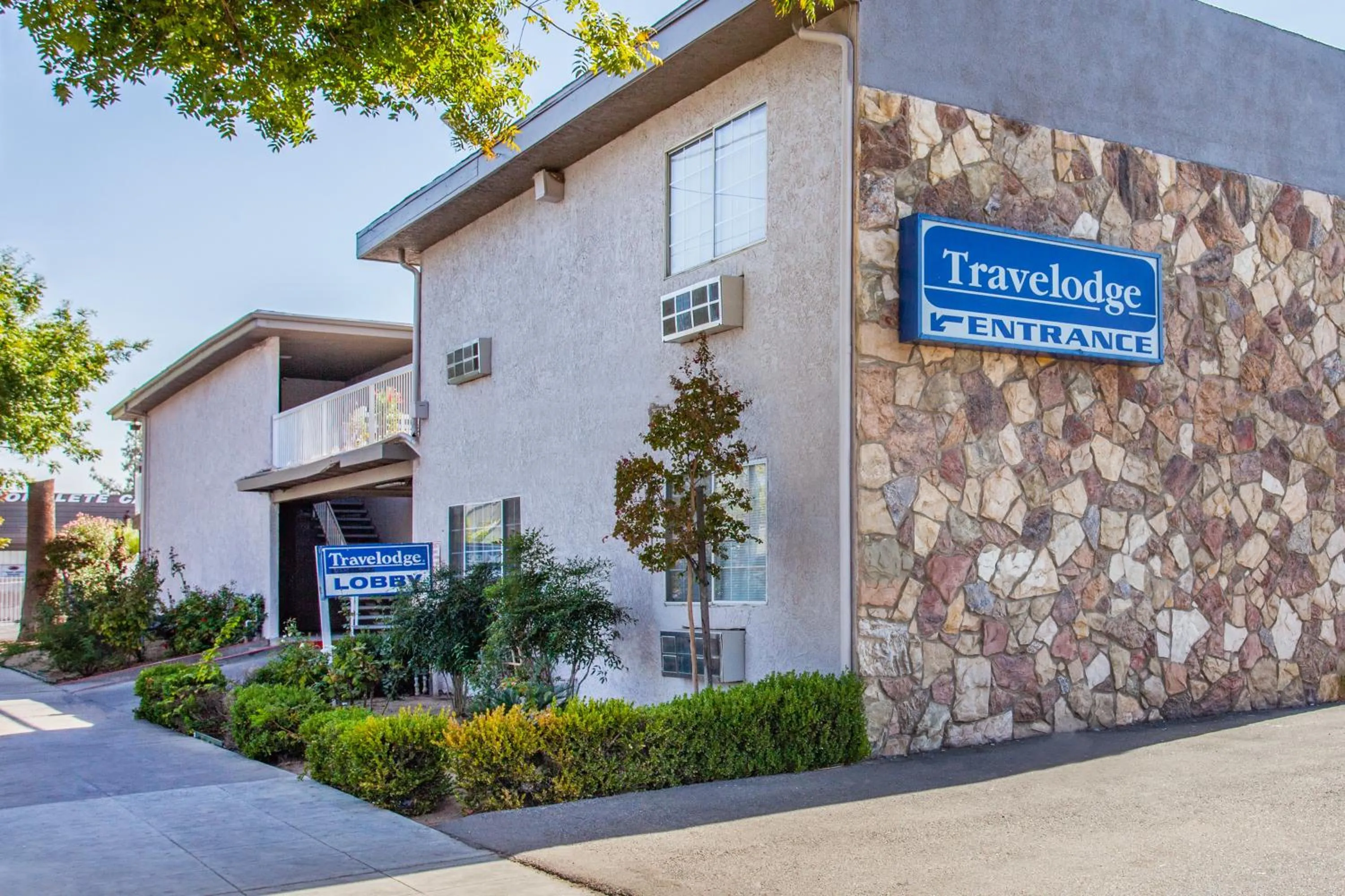Facade/entrance, Property Building in Travelodge by Wyndham Fresno Yosemite Area