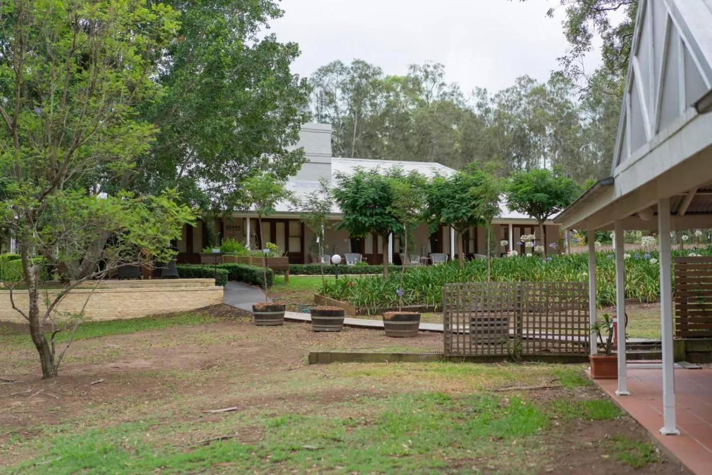 Thistle Hill Guesthouse - walk to many wineries and restaurants