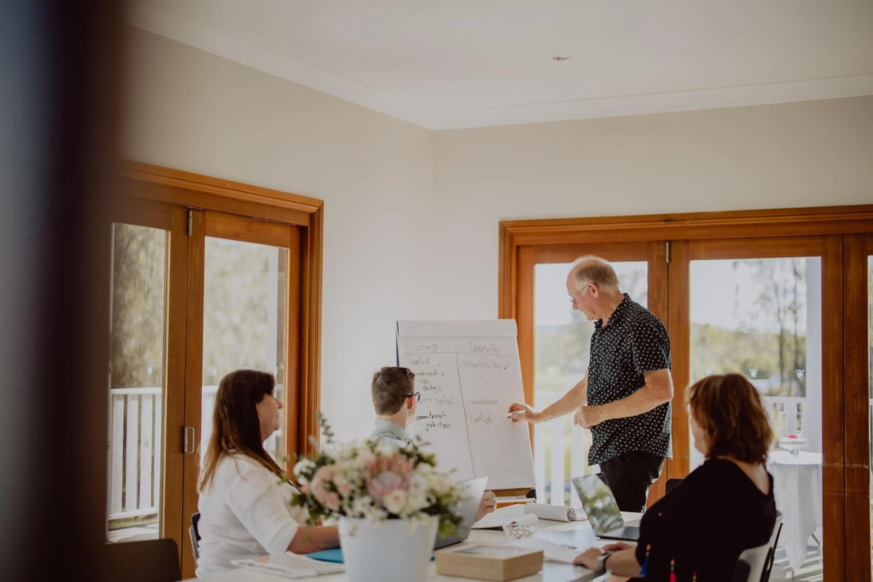Meeting/conference room in Thistle Hill Guesthouse - walk to many wineries and restaurants