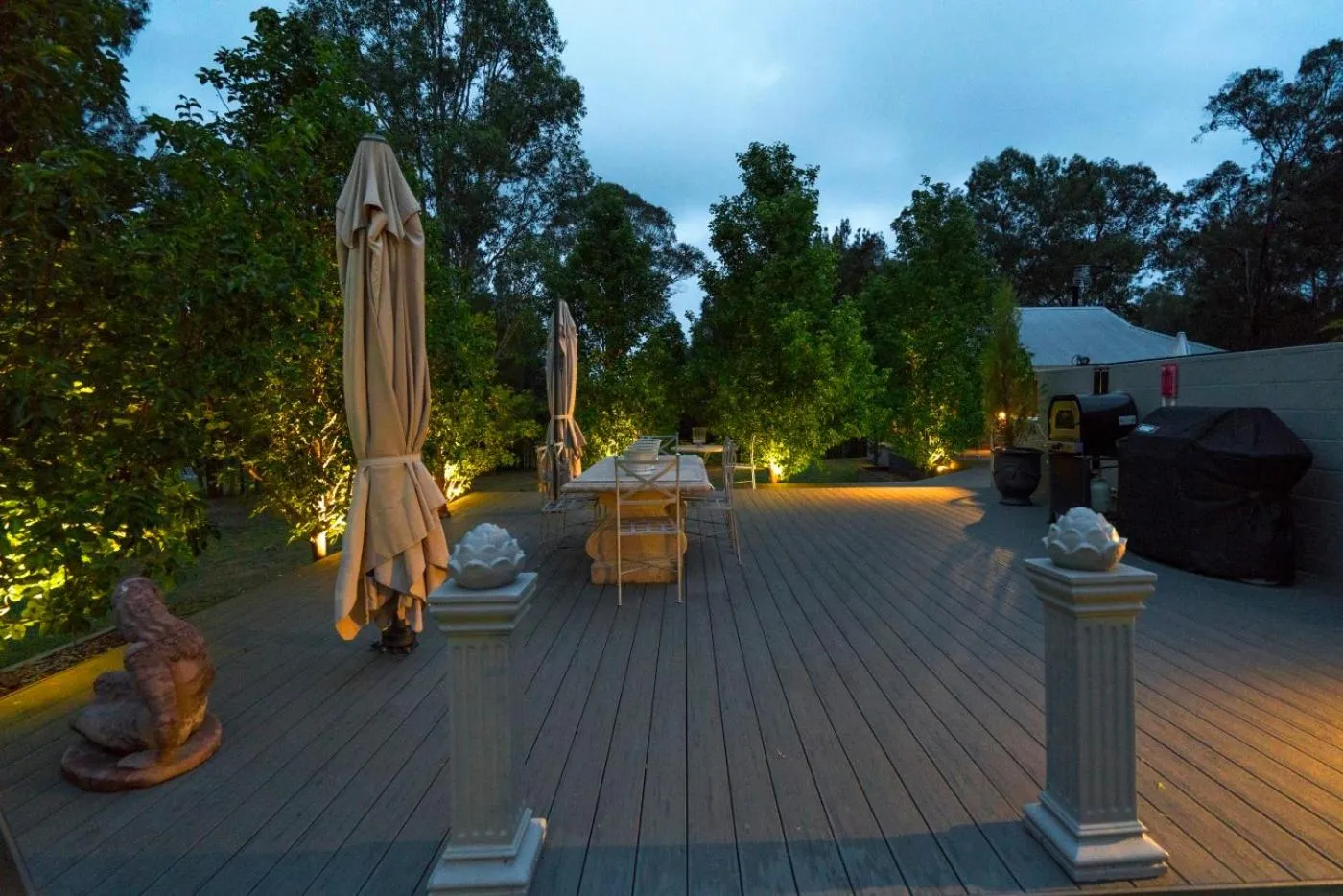 Day in Thistle Hill Guesthouse - walk to many wineries and restaurants