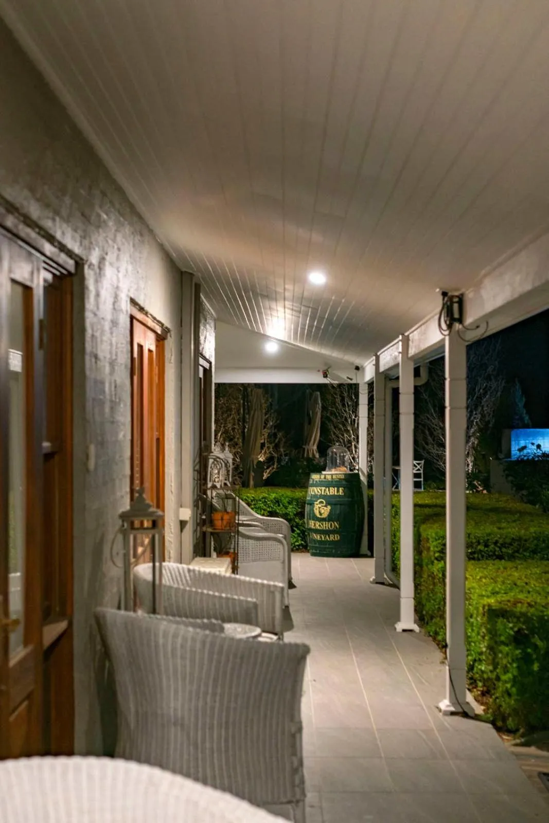 Patio in Thistle Hill Guesthouse - walk to many wineries and restaurants